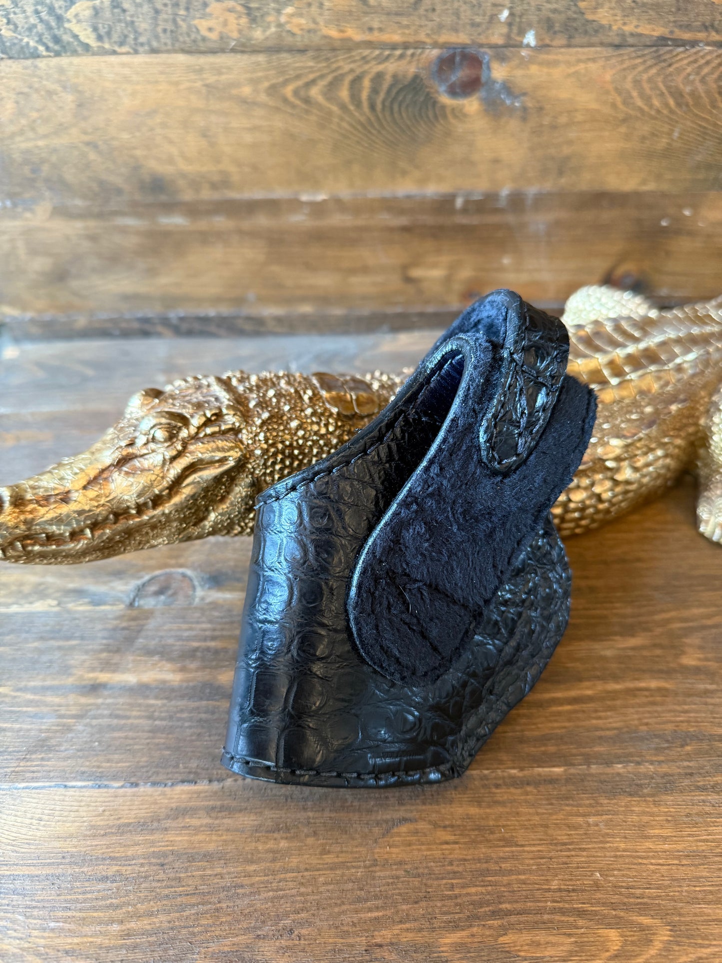 Black/chrome Alligator compact holster ( 1911)