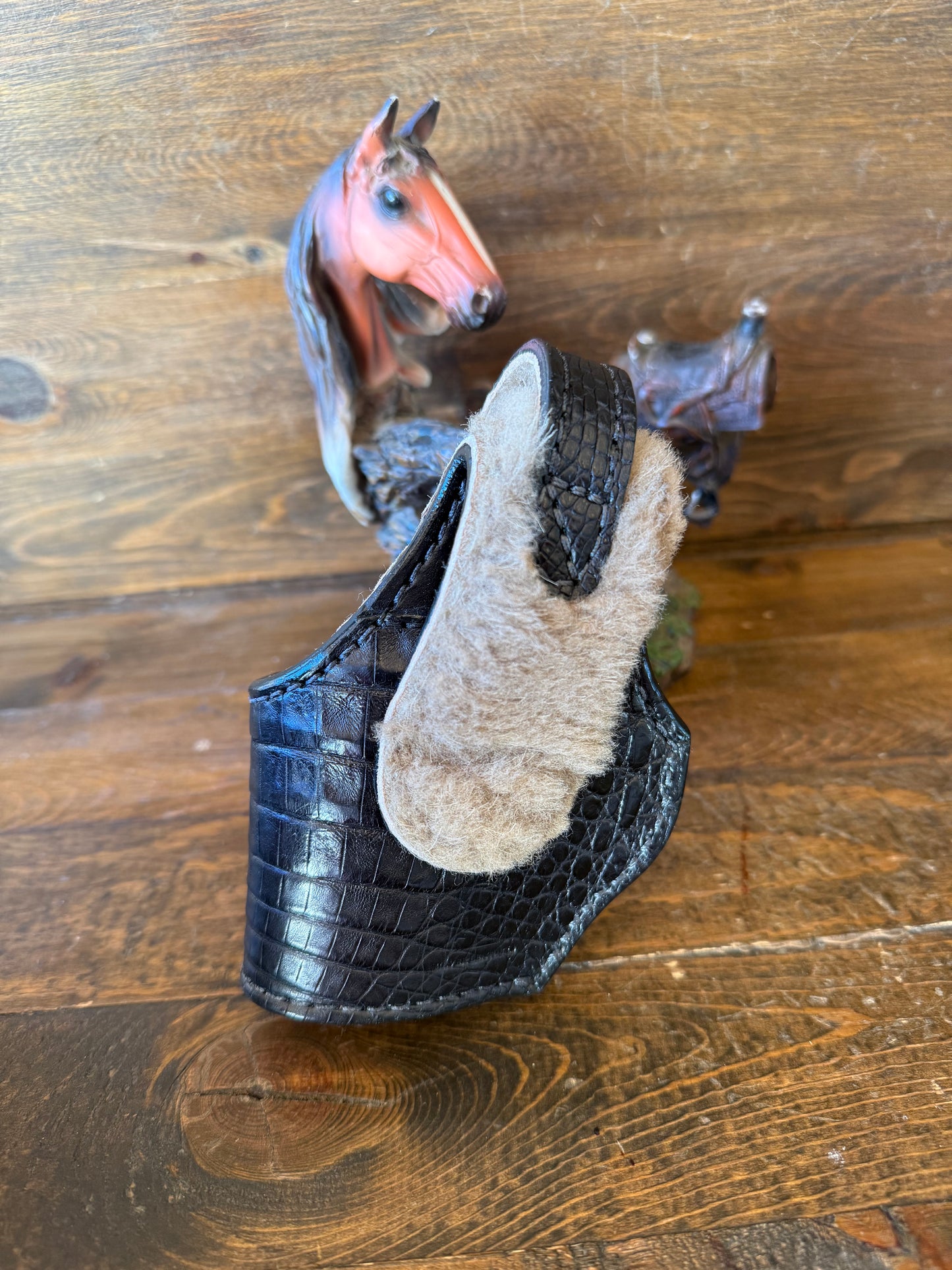 Deluxe black crocodile compact holster (1911)