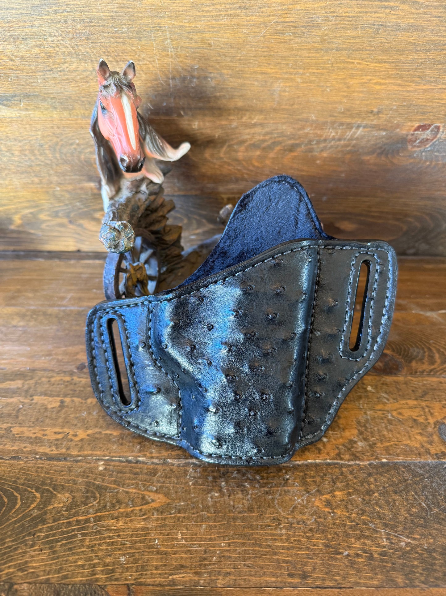 Black ostrich skin holster ( M&P Shields )