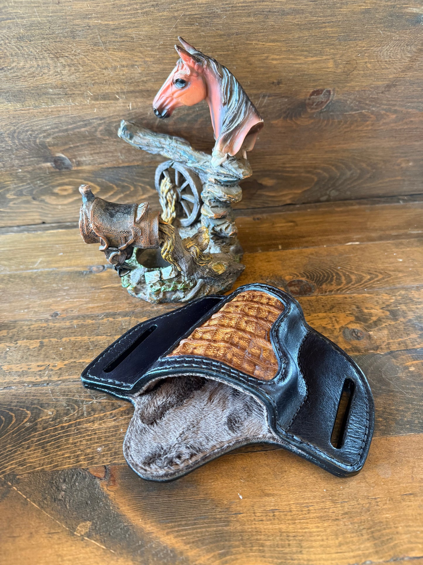 Rustic Crocodile/Caiman skin holster (1911)