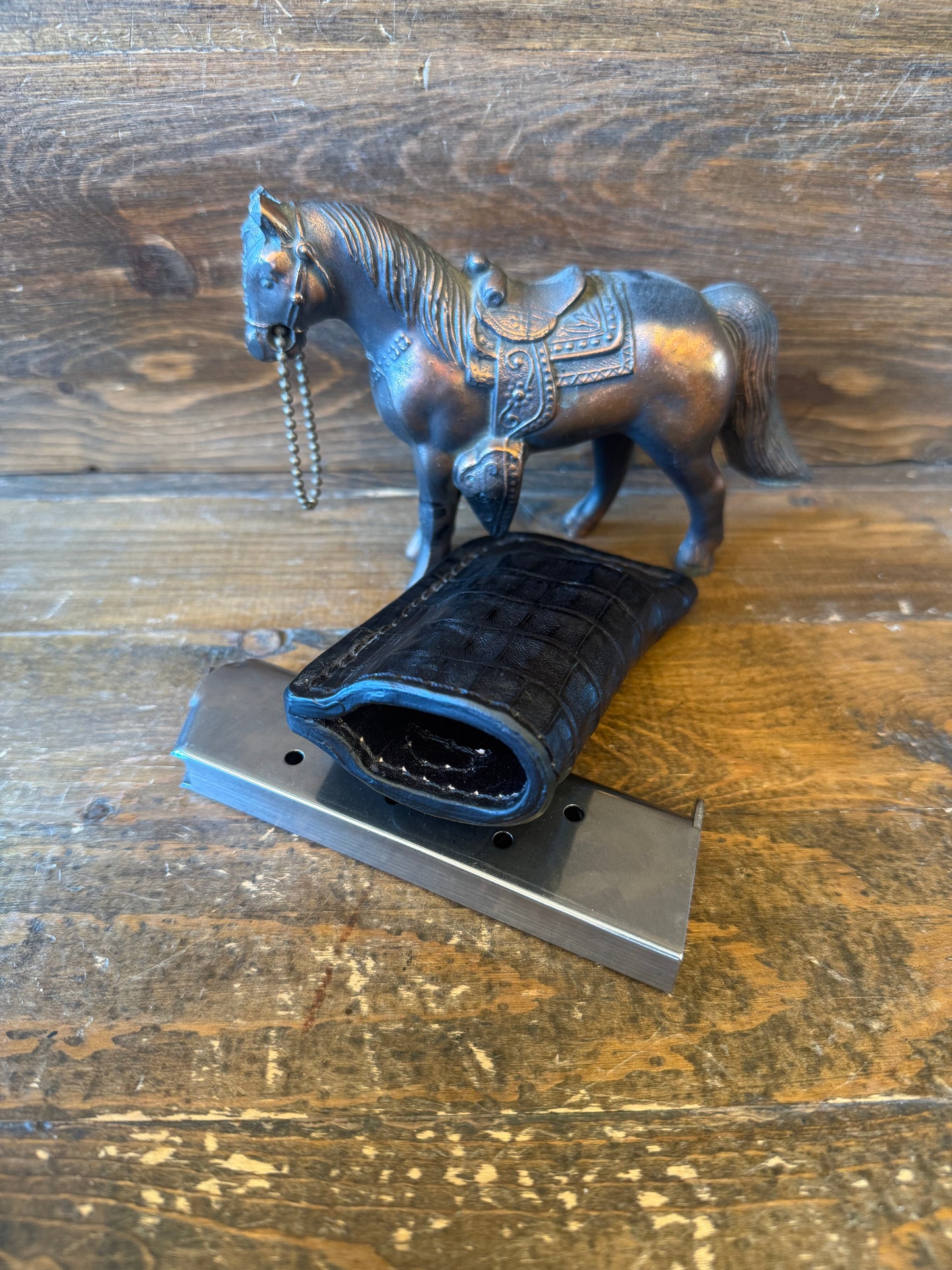 Black crocodile skin single magazine holster ( 1911 )