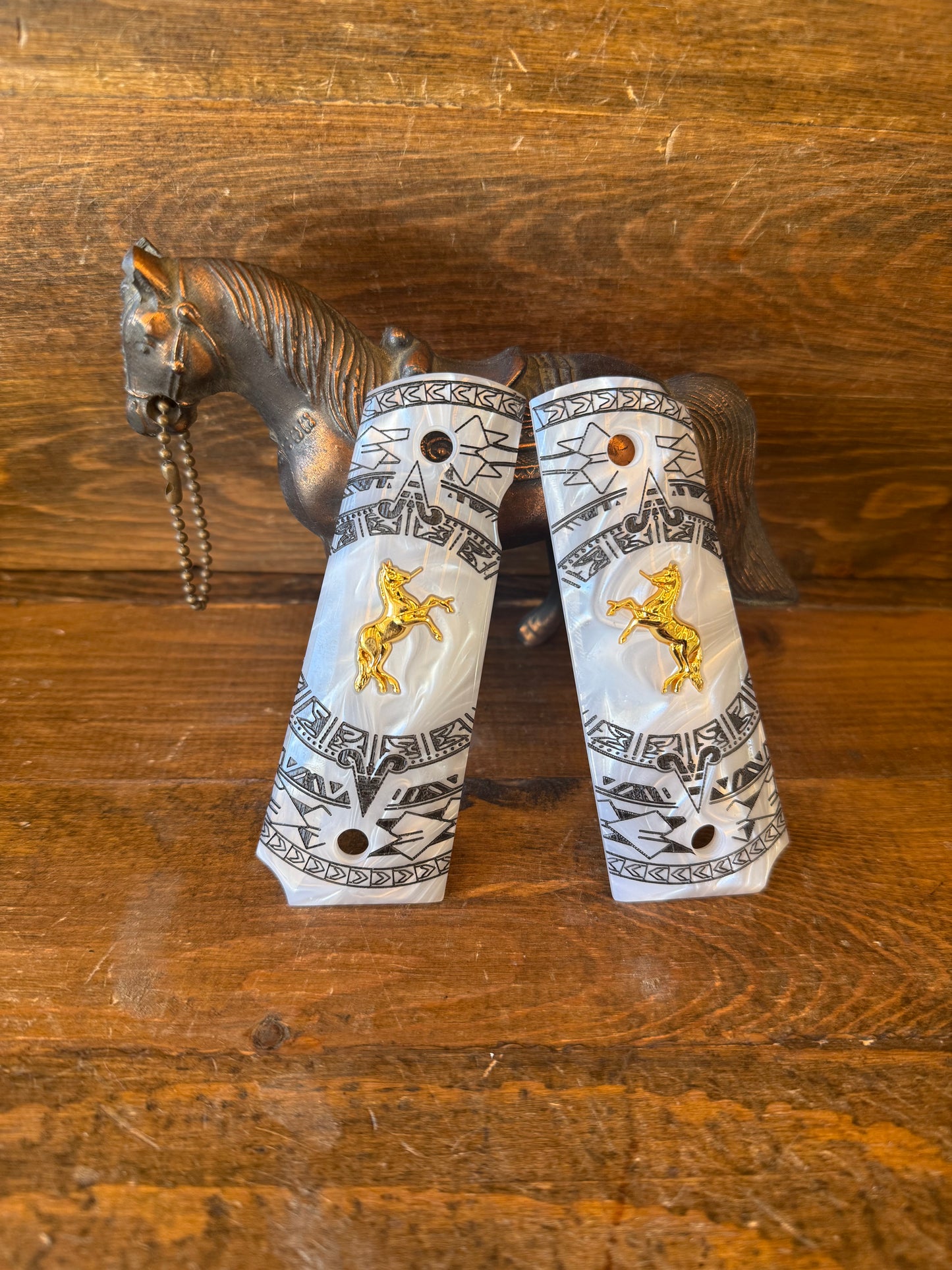 Pearl White Aztec /gold horse grips (1911)