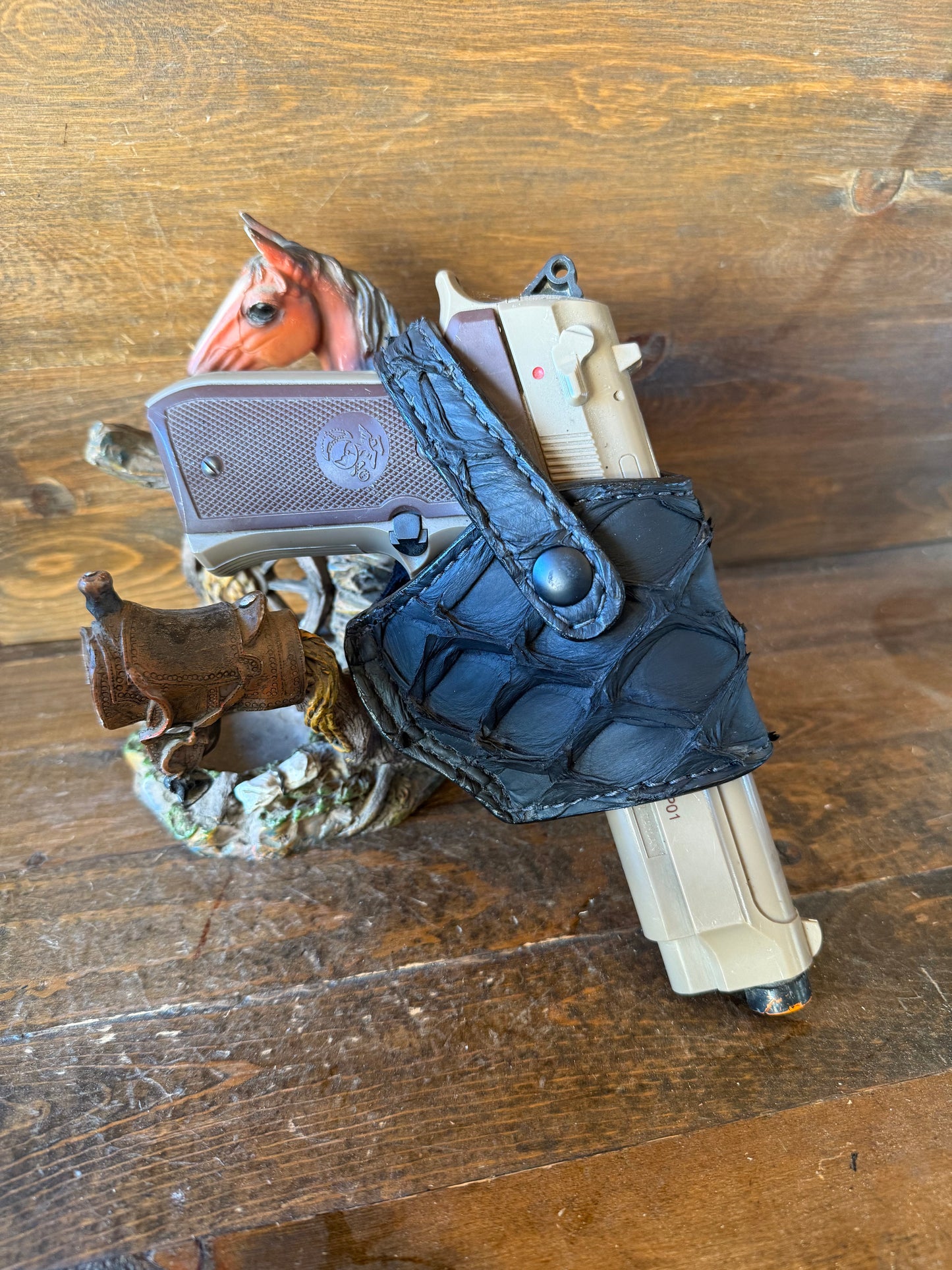 Black Pirarucu compact luxury holster ( Beretta )