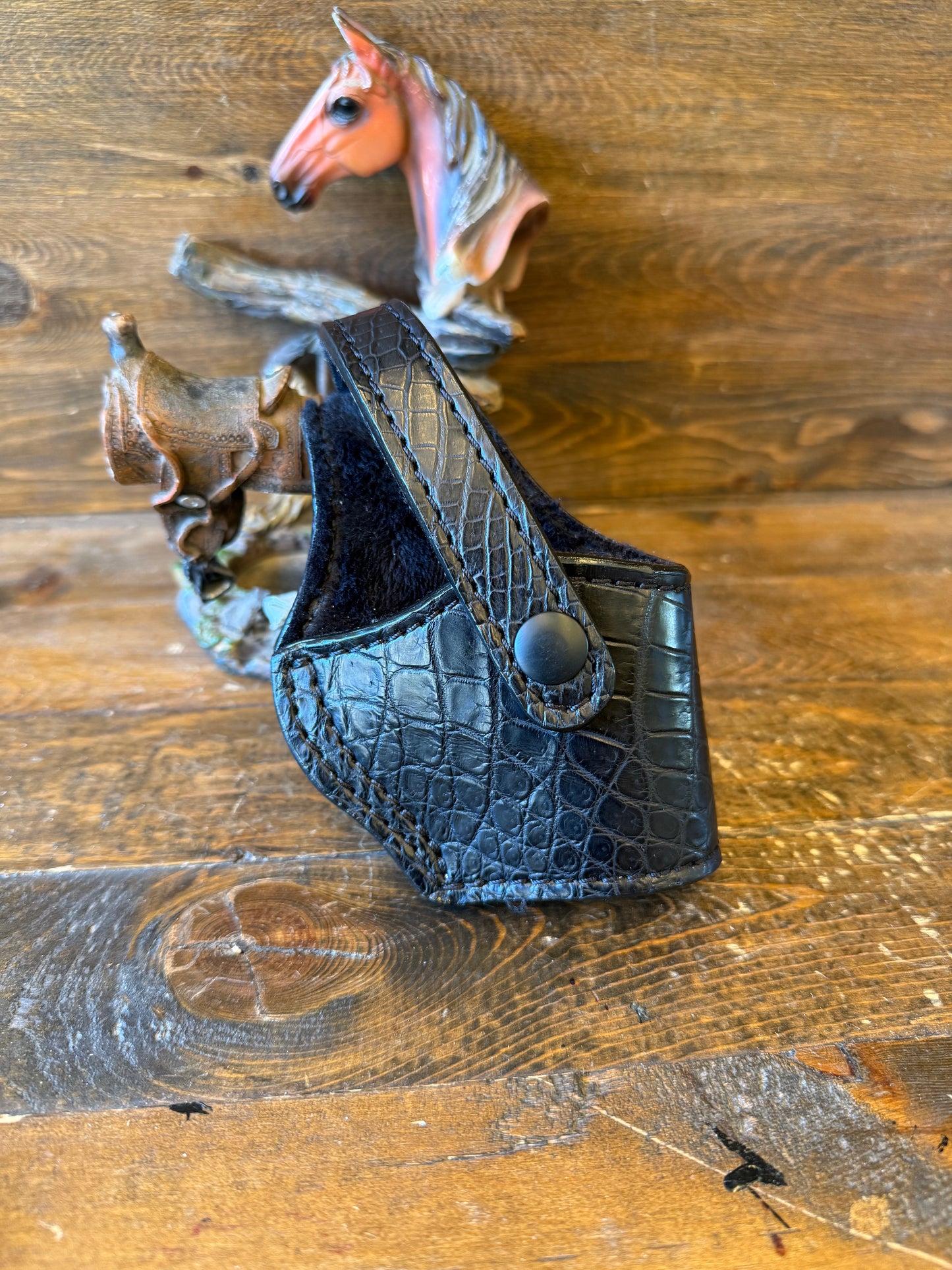Black alligator skin luxury compact holster (1911)