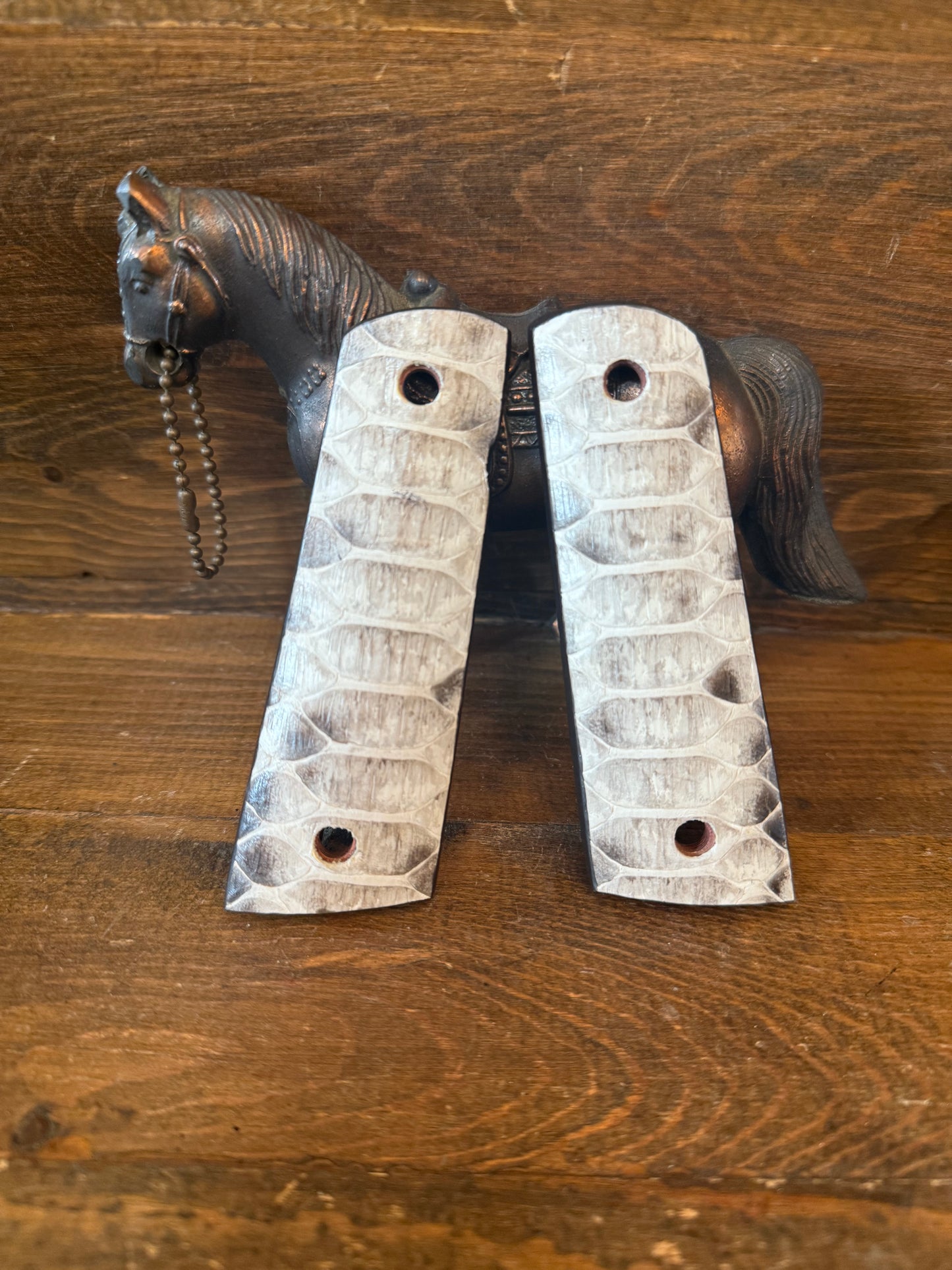 Natural Snake Belly Luxury grips ( 1911 )