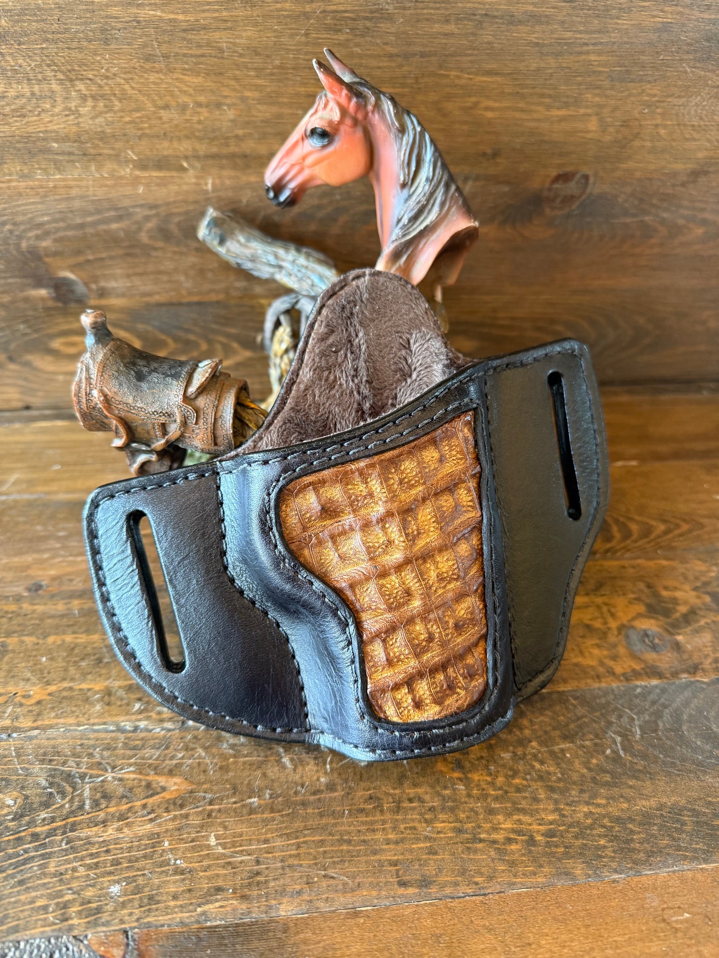 Rustic Crocodile/Caiman skin holster (1911)