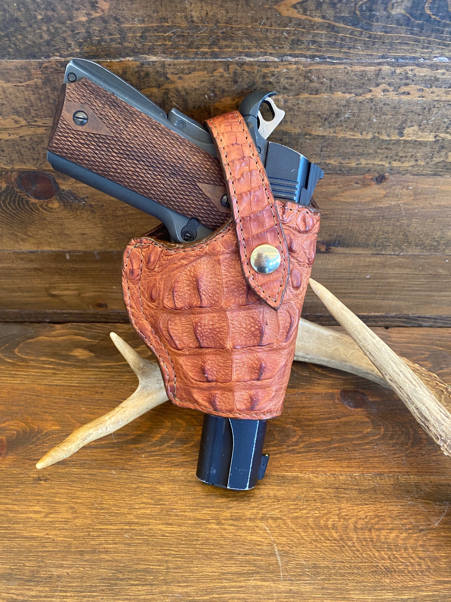 Crocodile neck holster for 1911