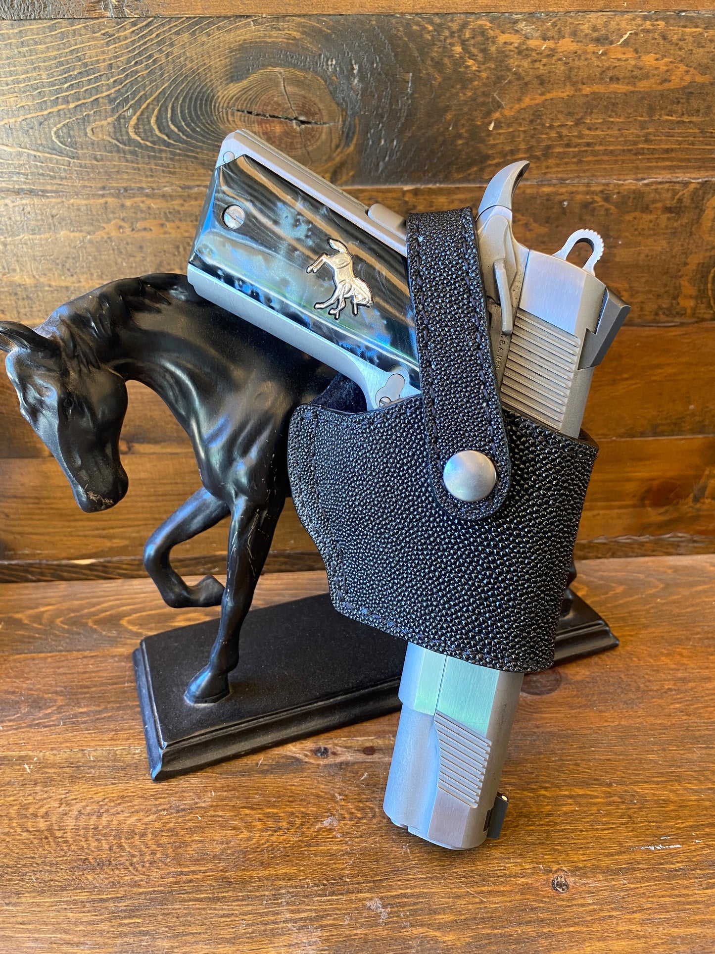 Black stingray compact holster (1911)