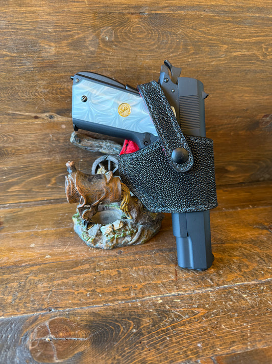 Black/Red stingray skin compact holster (1911)
