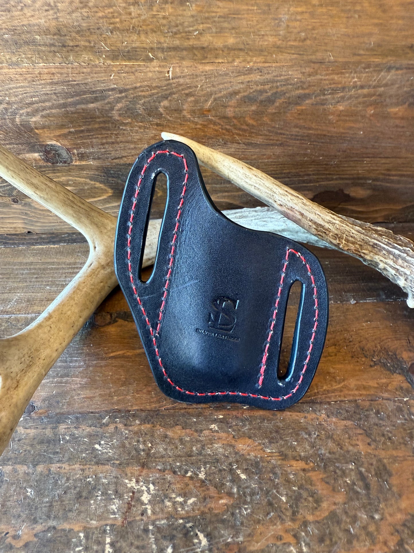 Black/red crocodile skin knife sheath