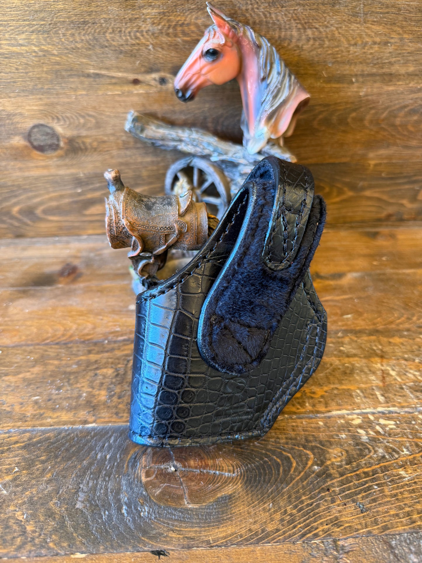 Black alligator skin luxury compact holster (1911)