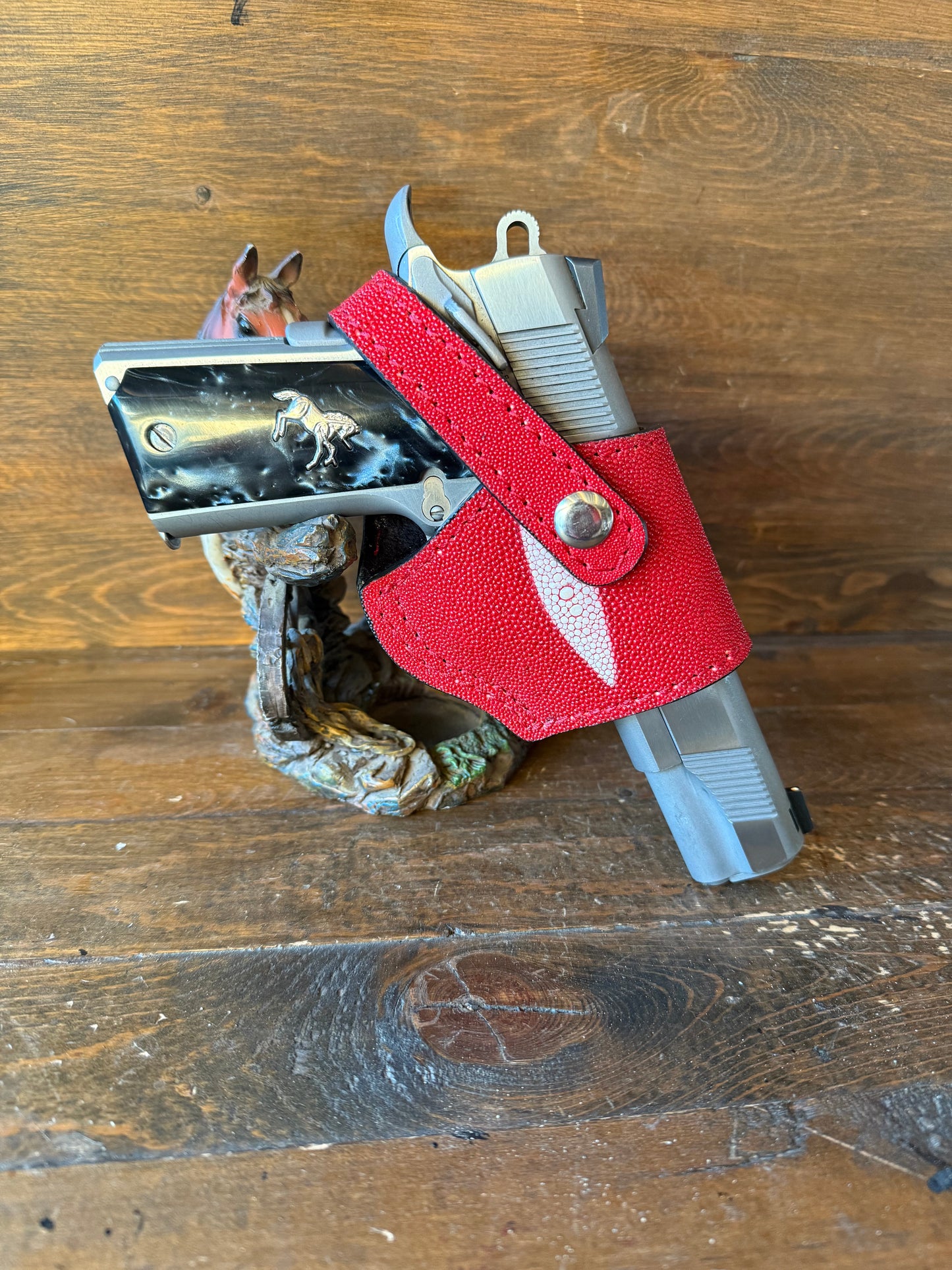 Red Stingray skin luxury compact holster ( 1911 )