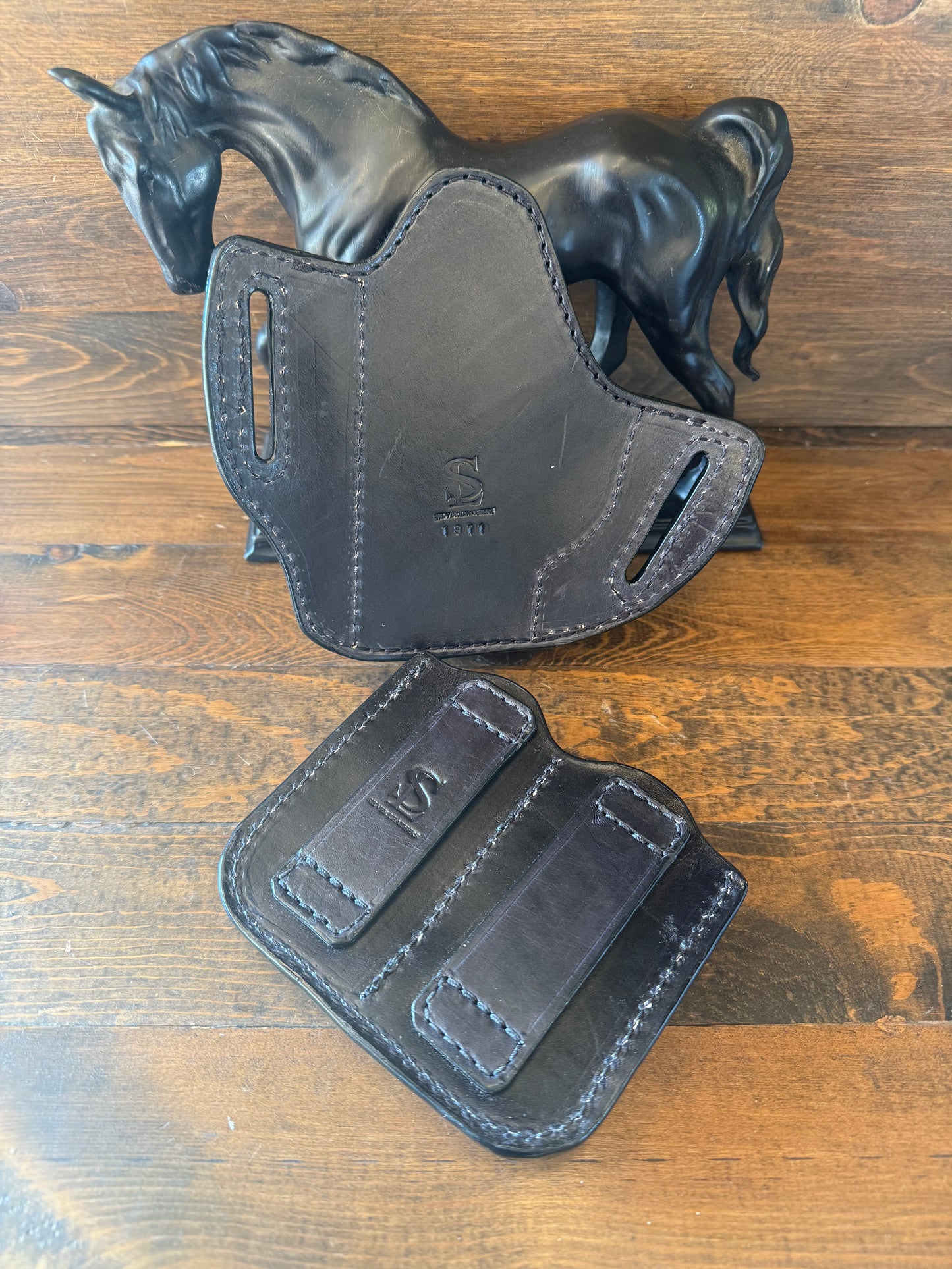 Black ostrich holster/ 2 magz set. (1911)