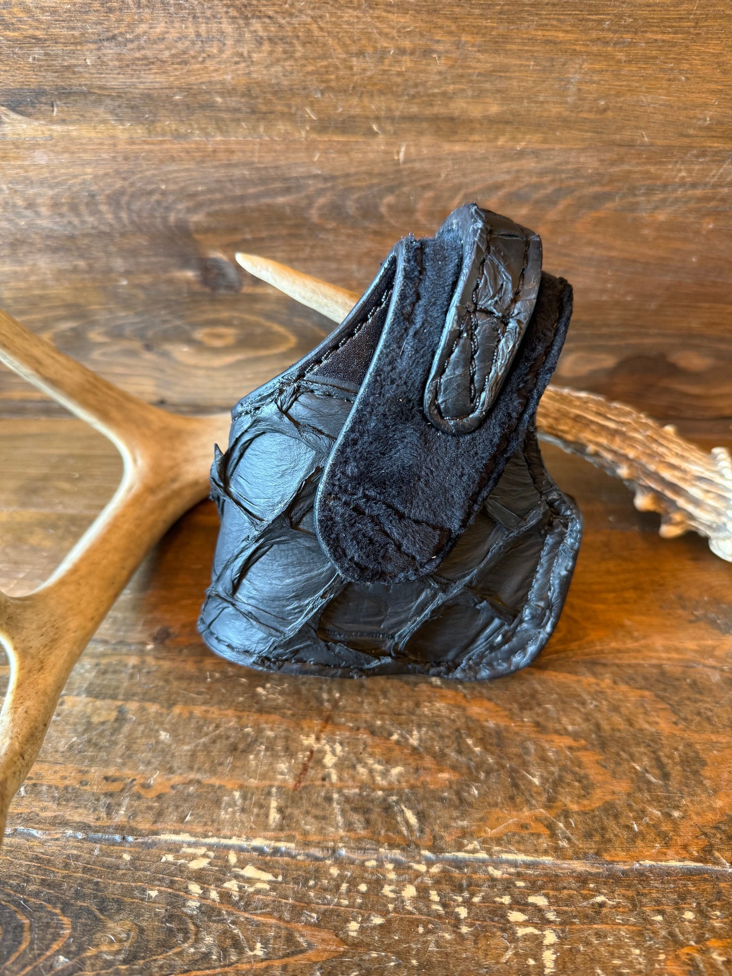 Black Pirarucu skin compact holster (Glock)