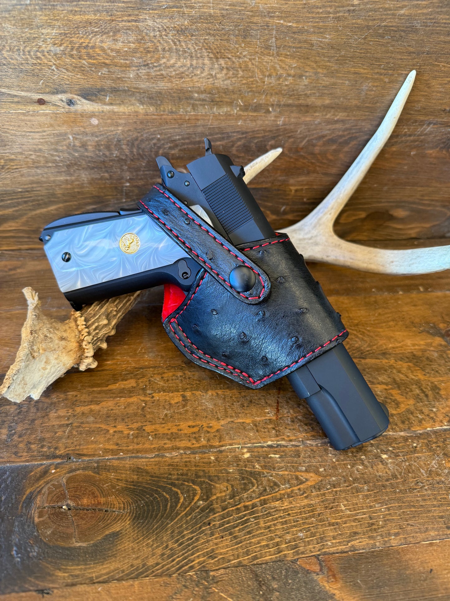 Black/red ostrich skin compact holster W/belt clip. (1911)