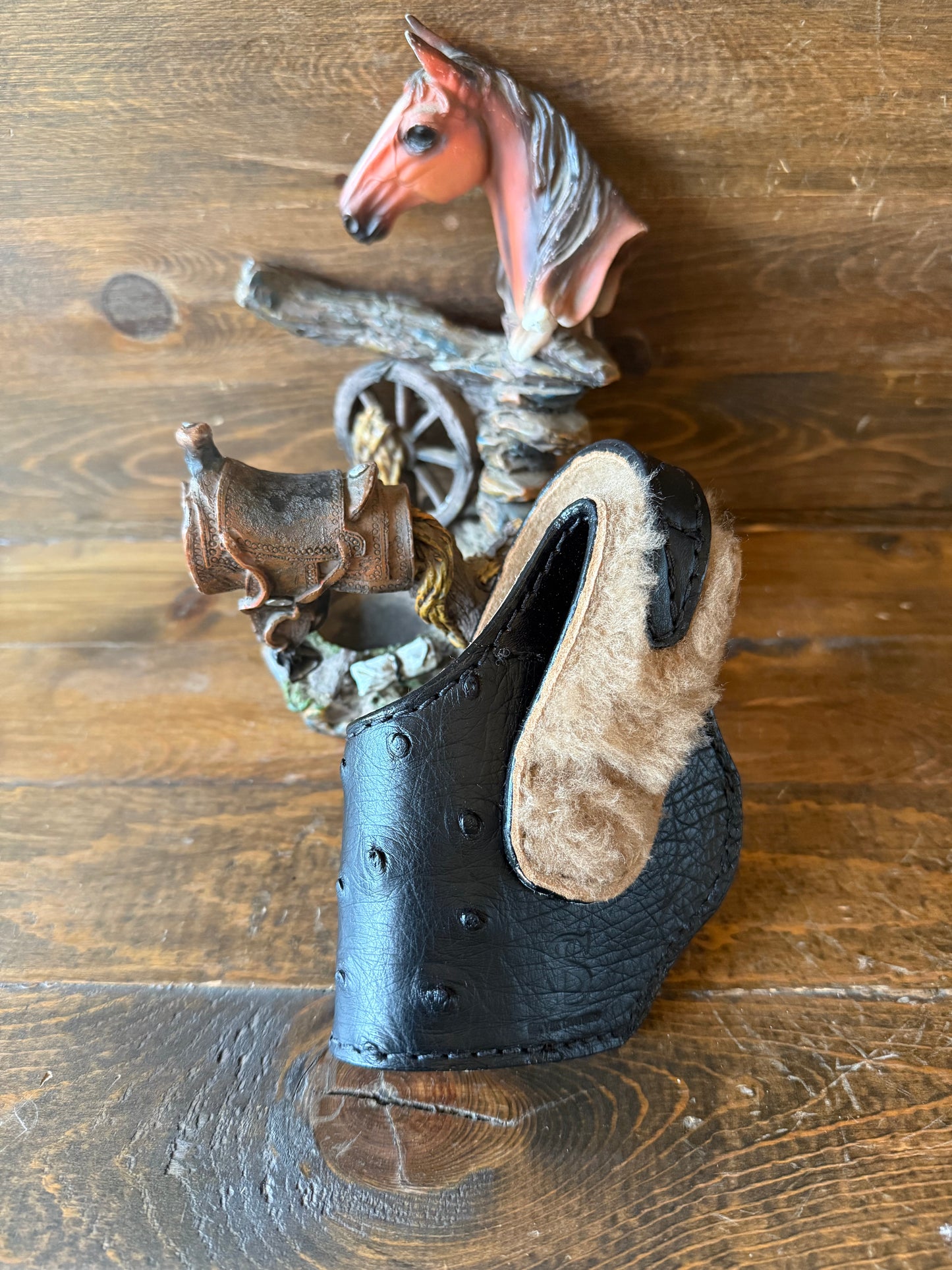 Deluxe black/gold ostrich compact holsters (1911). Sheep shearling int.
