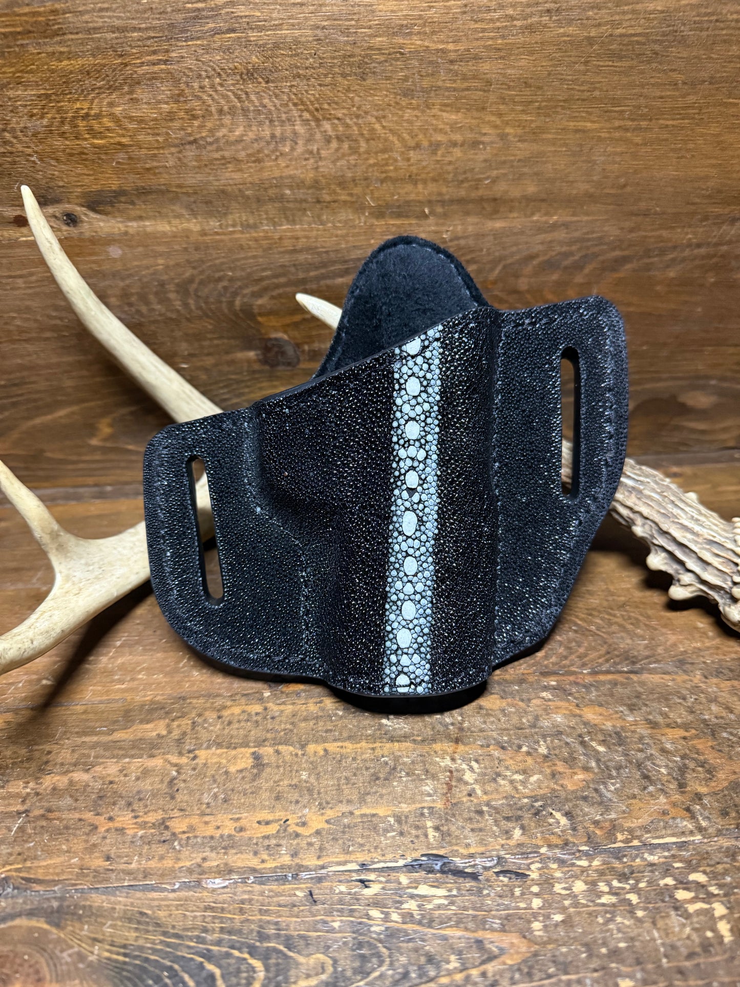 Black Row Stingray luxury holster ( 1911 )