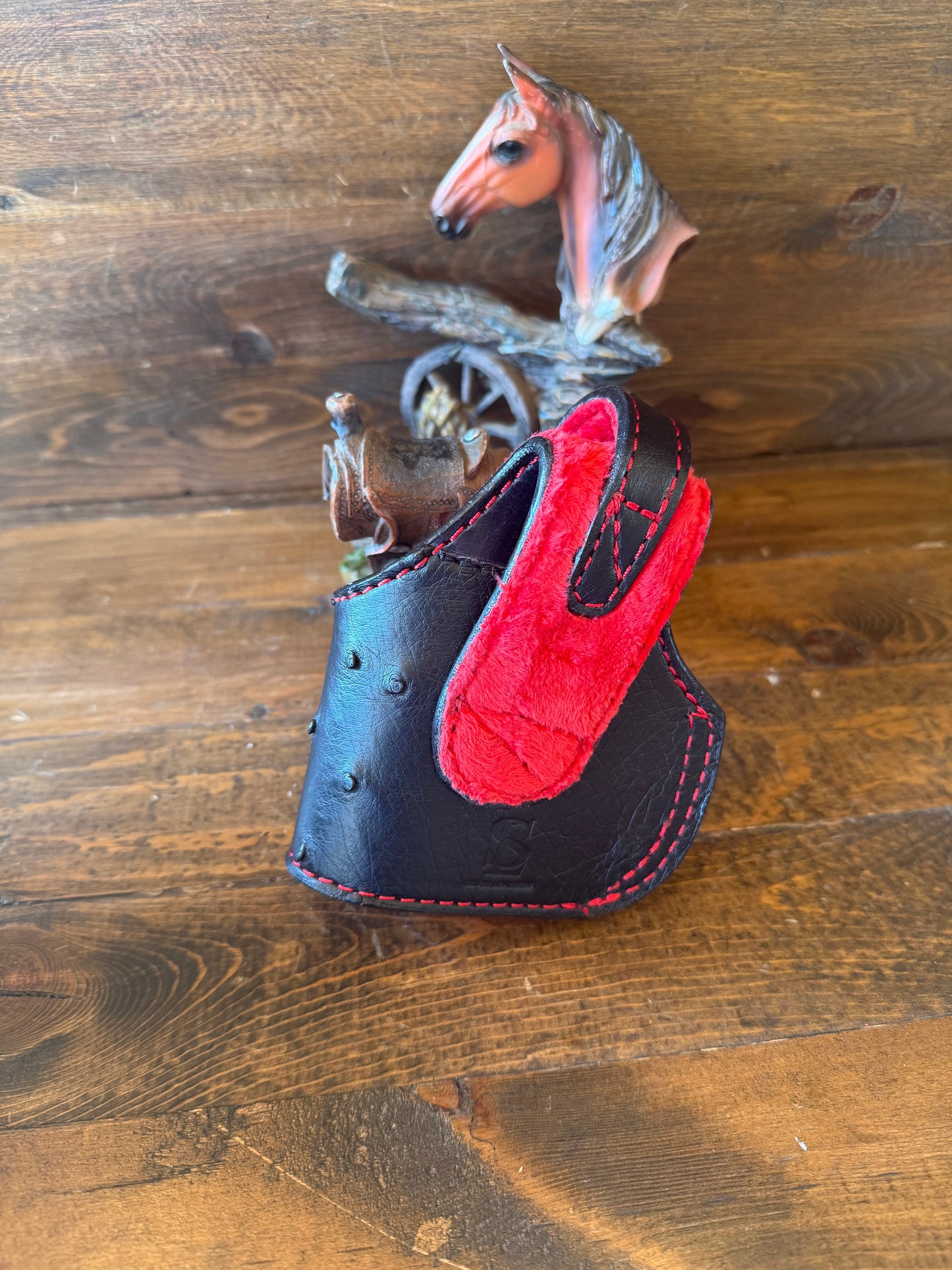 Black/Red Ostrich skin compact holster (Glock)