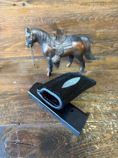 Black Diamond stingray skin single magazine holder (1911)