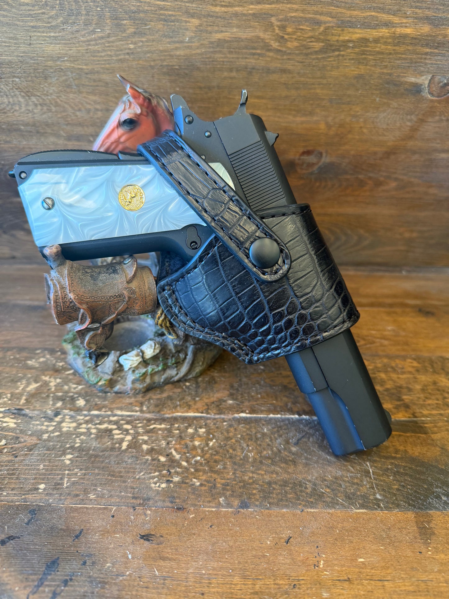 Black alligator skin luxury compact holster (1911)