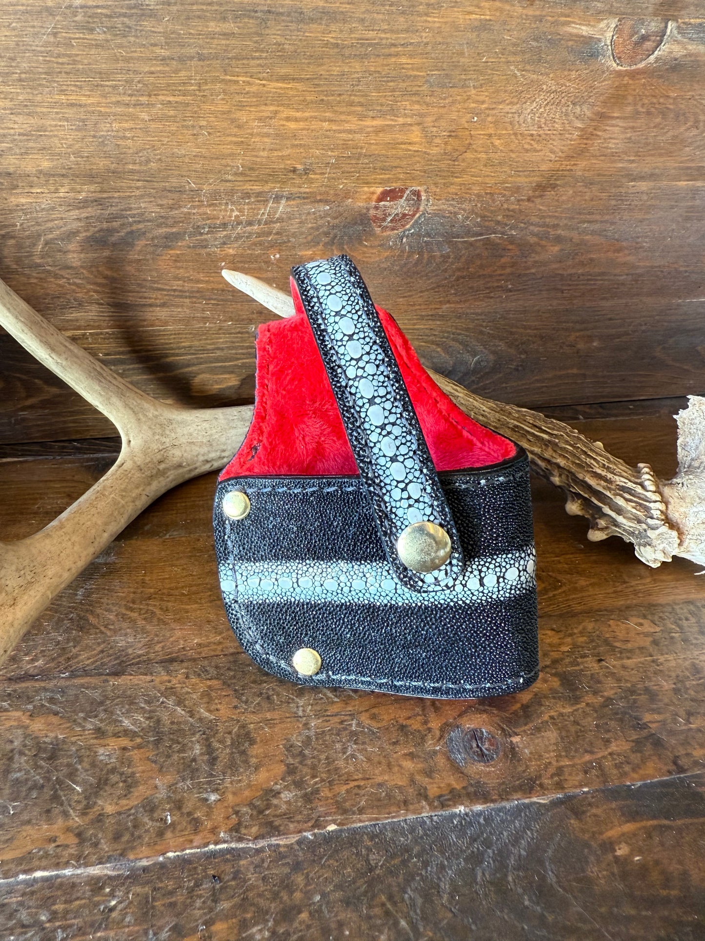 Black/red row stingray luxury compact holster (1911)