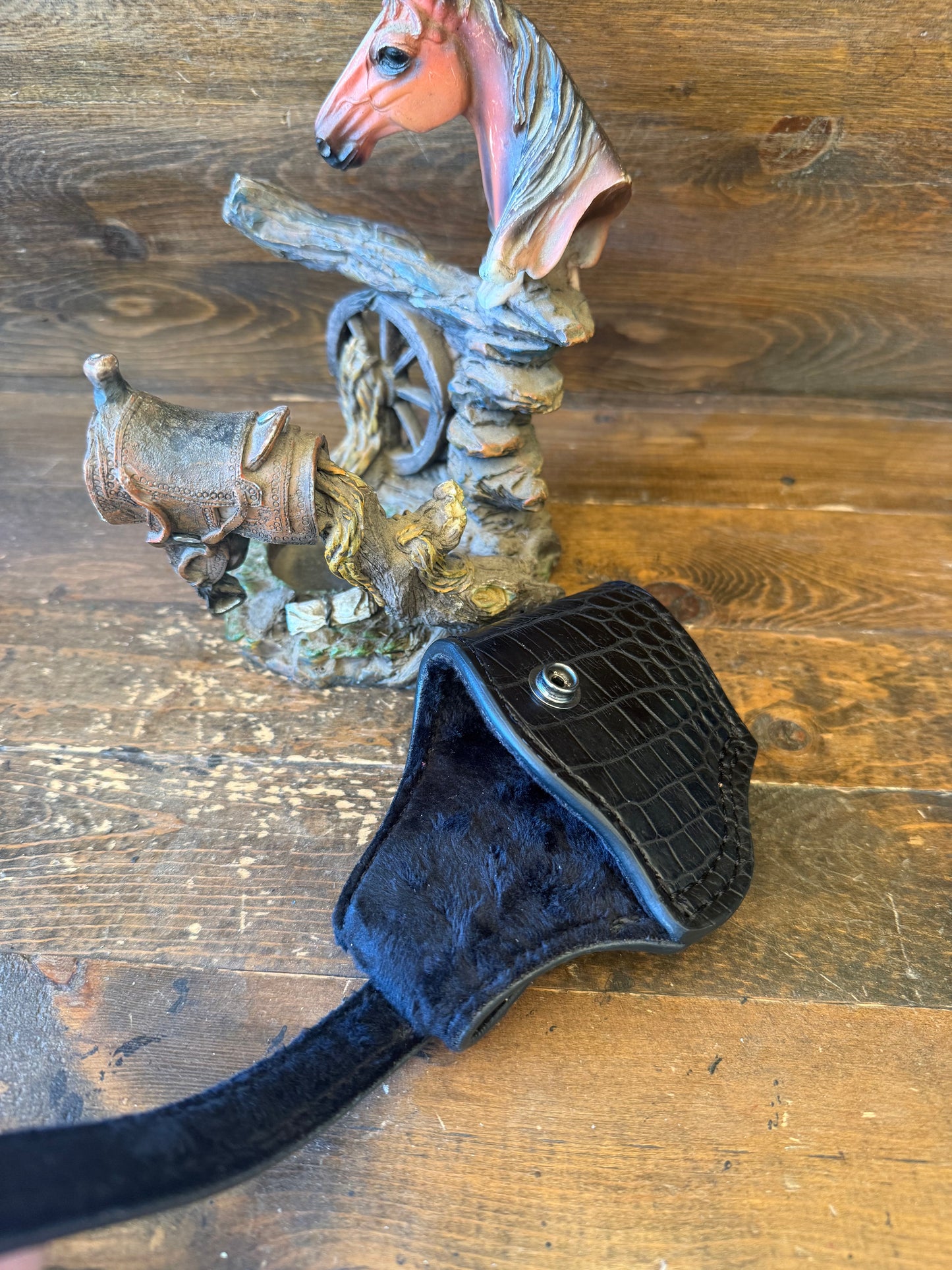 Black alligator skin luxury compact holster (1911)