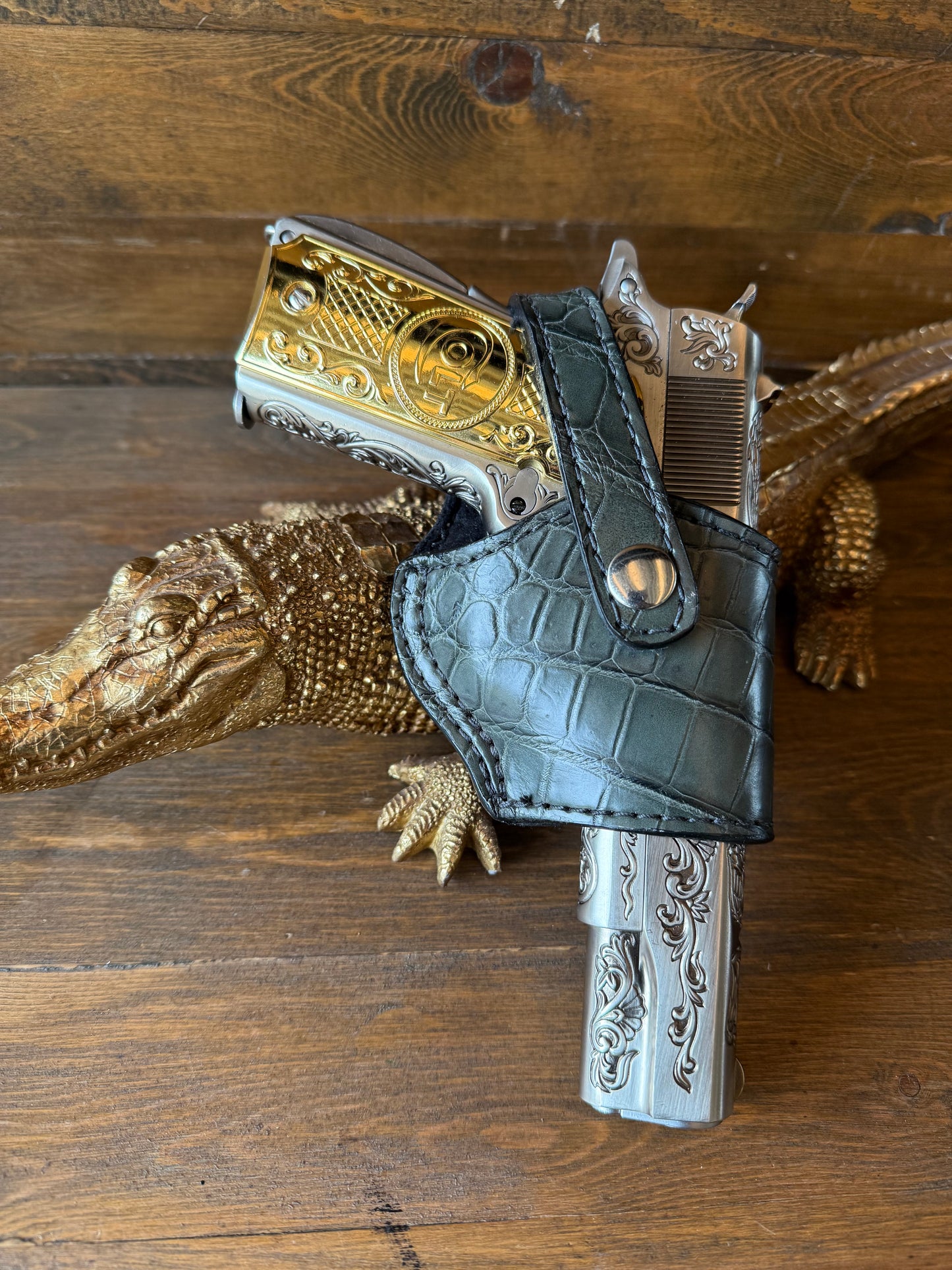 Olive green /Chrome. Alligator belly compact holster (1911)