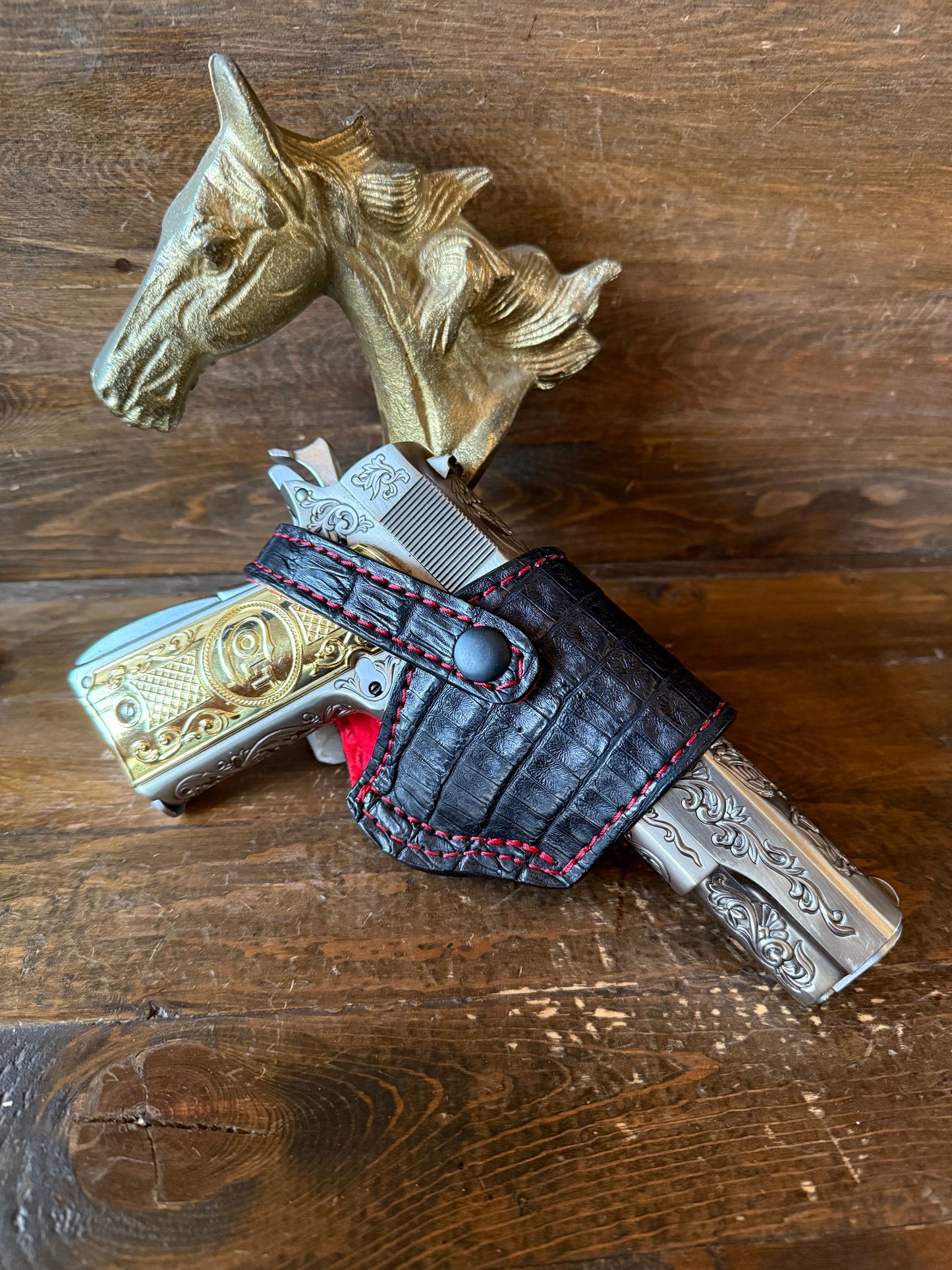Black/red Crocodile skin belly compact holster