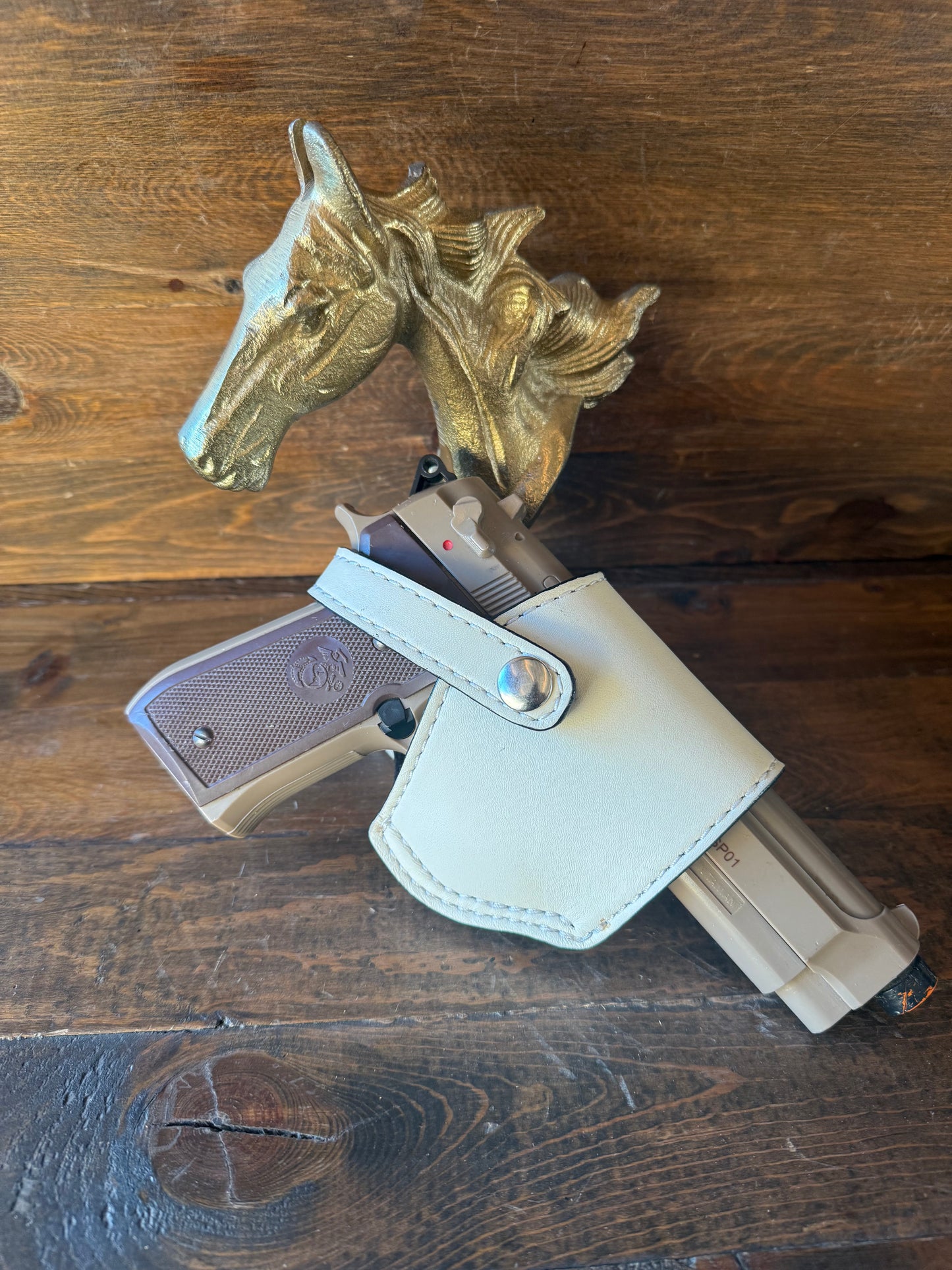 White leather compact holster (Beretta)