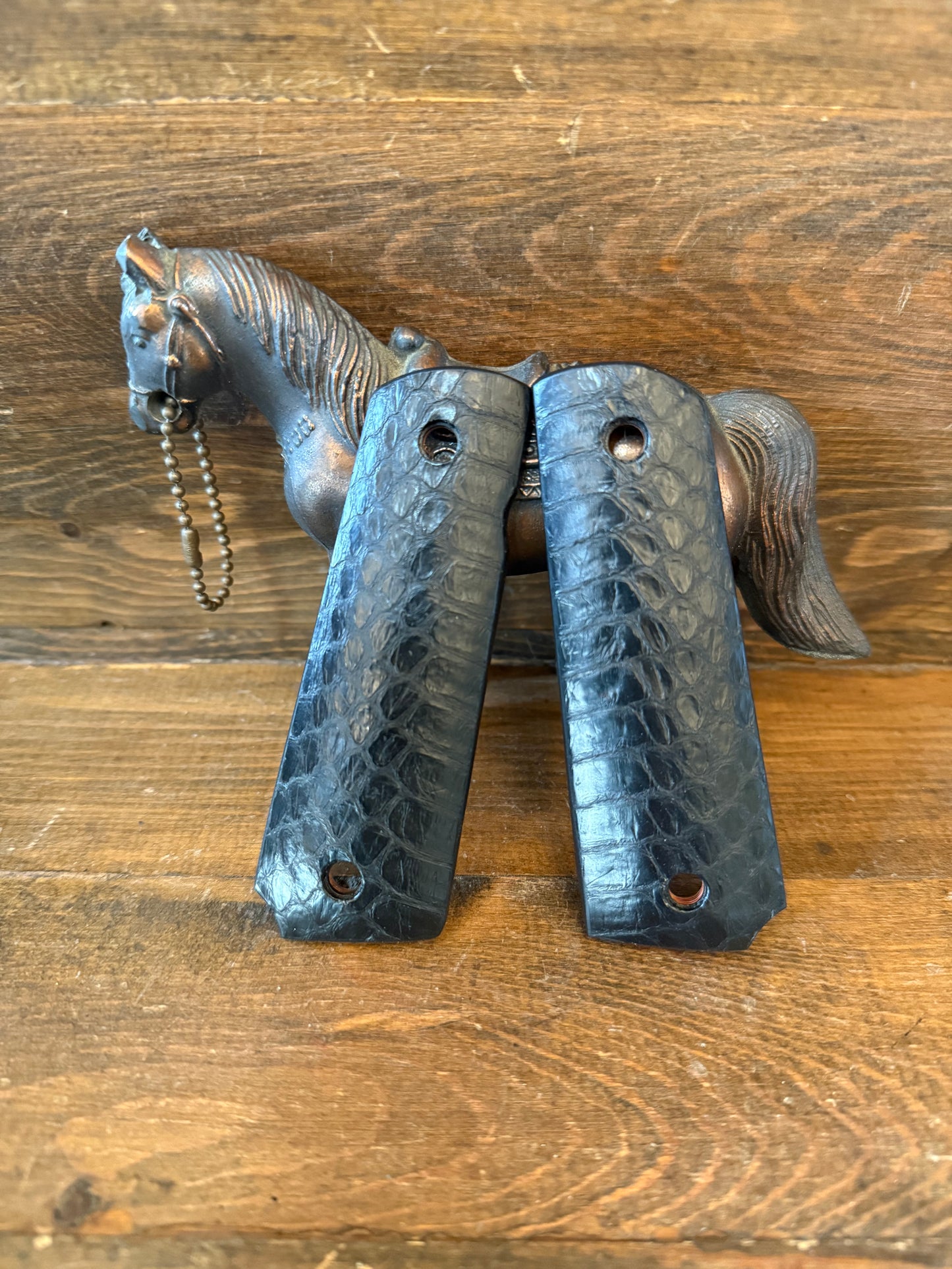 Black Snake Skin Luxury Grips ( 1911 )