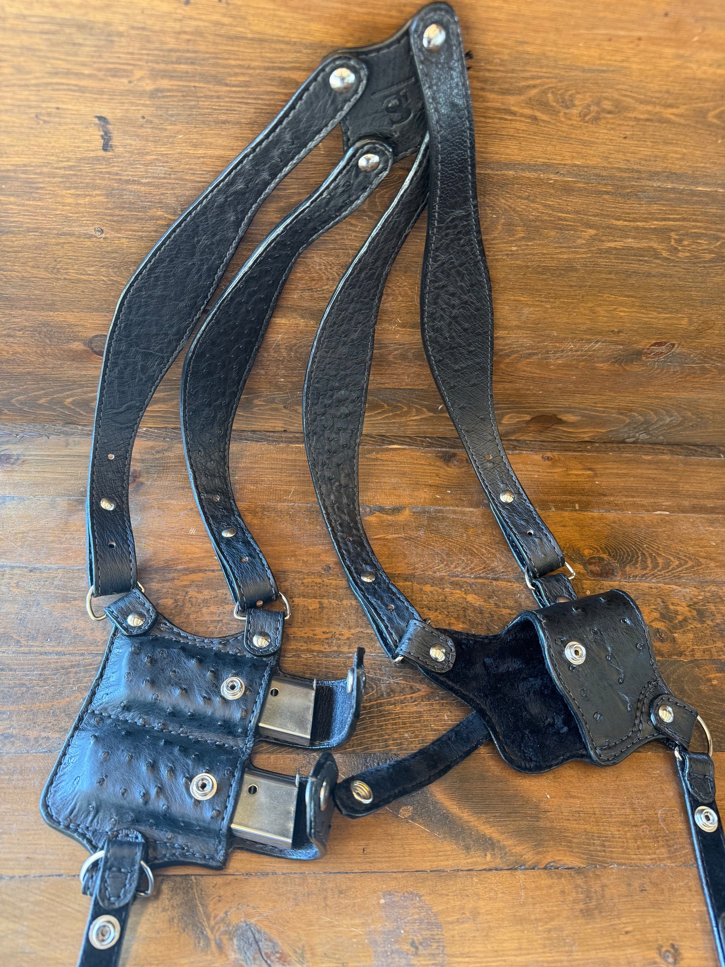 Black ostrich skin luxury shoulder strap holsters (1911) 2/mags