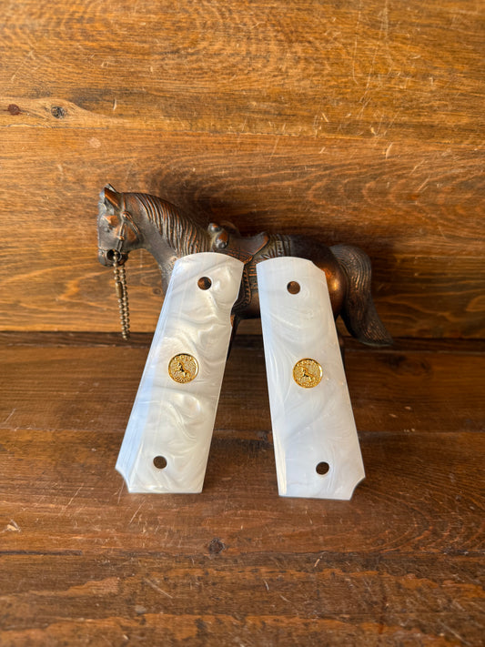 Pearl grips w/gold colt logo (1911)