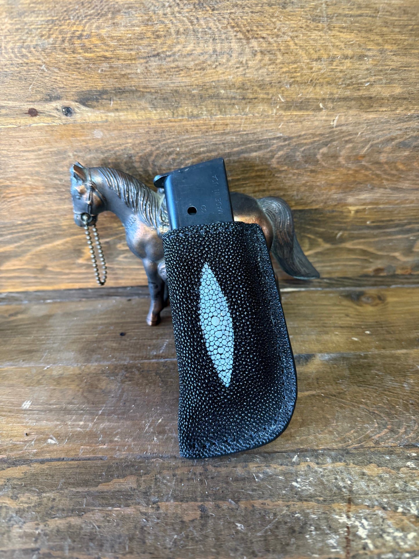 Black Diamond stingray skin single magazine holder (1911)