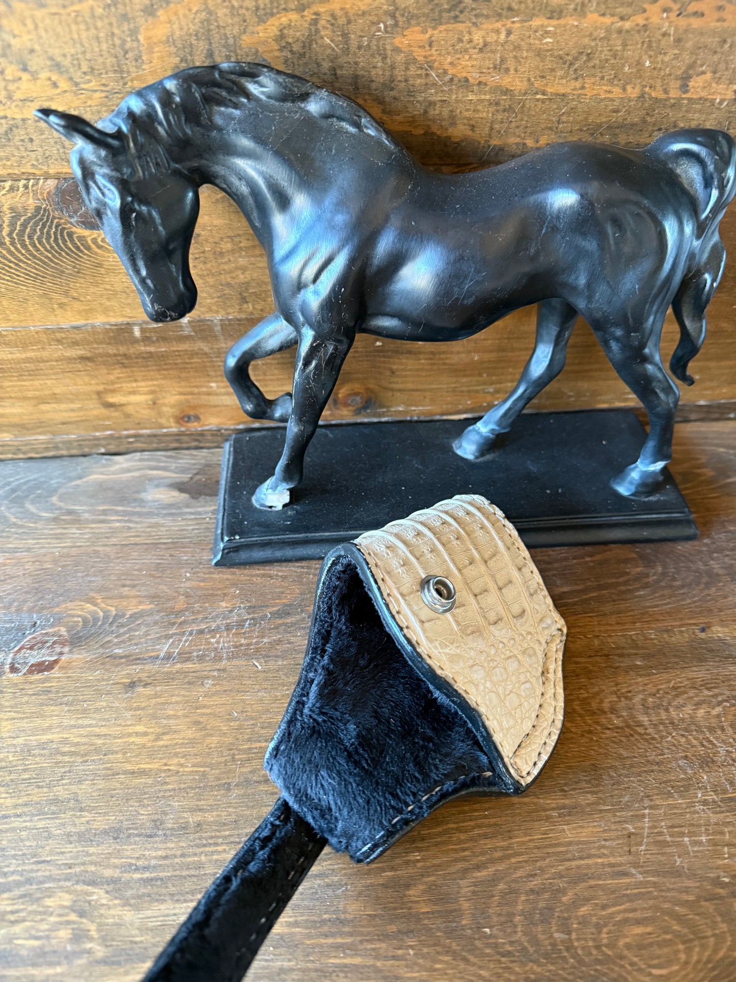 Bone crocodile compact holster (1911)