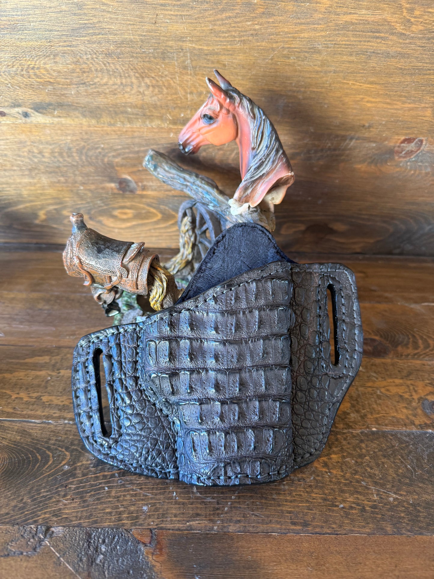 Dark brown matte crocodile skin holster ( M&P Shields )