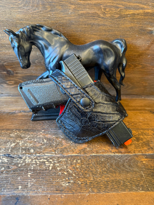 Black/red crocodile belly compact holster ( Glock , 5.7 )