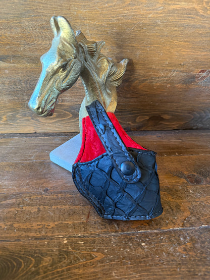Black/red Pirarucu compact holster (1911)