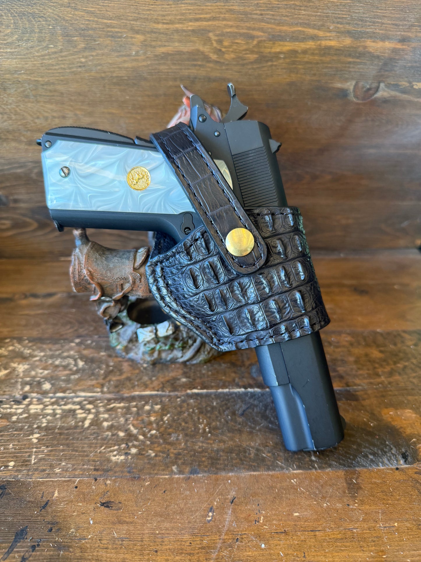 Black Alligator Hornback skin compact holster ( 1911 ) ( High-Power )
