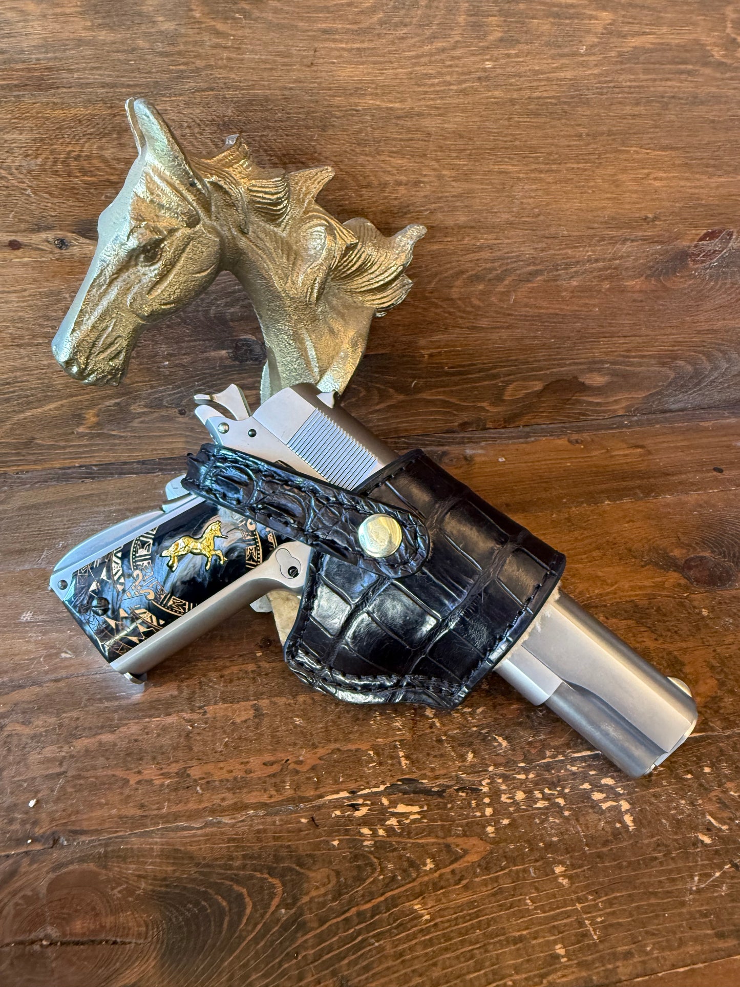 Black/Gold Alligator Deluxe compact holster. (1911)