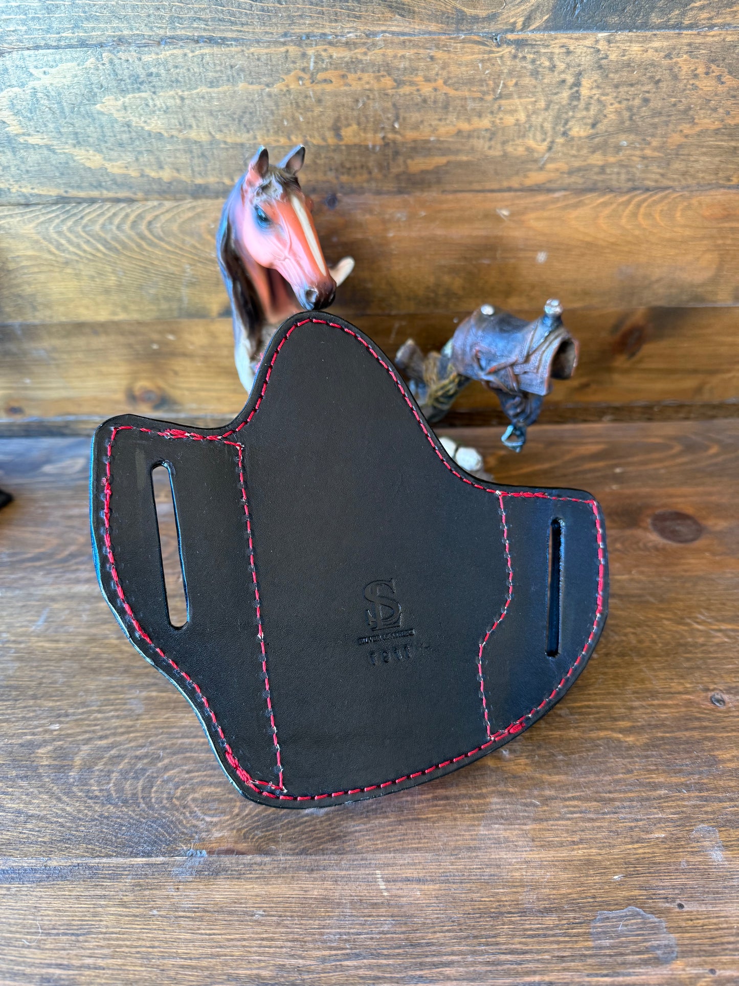 Red/black crocodile tail luxury holster (1911)