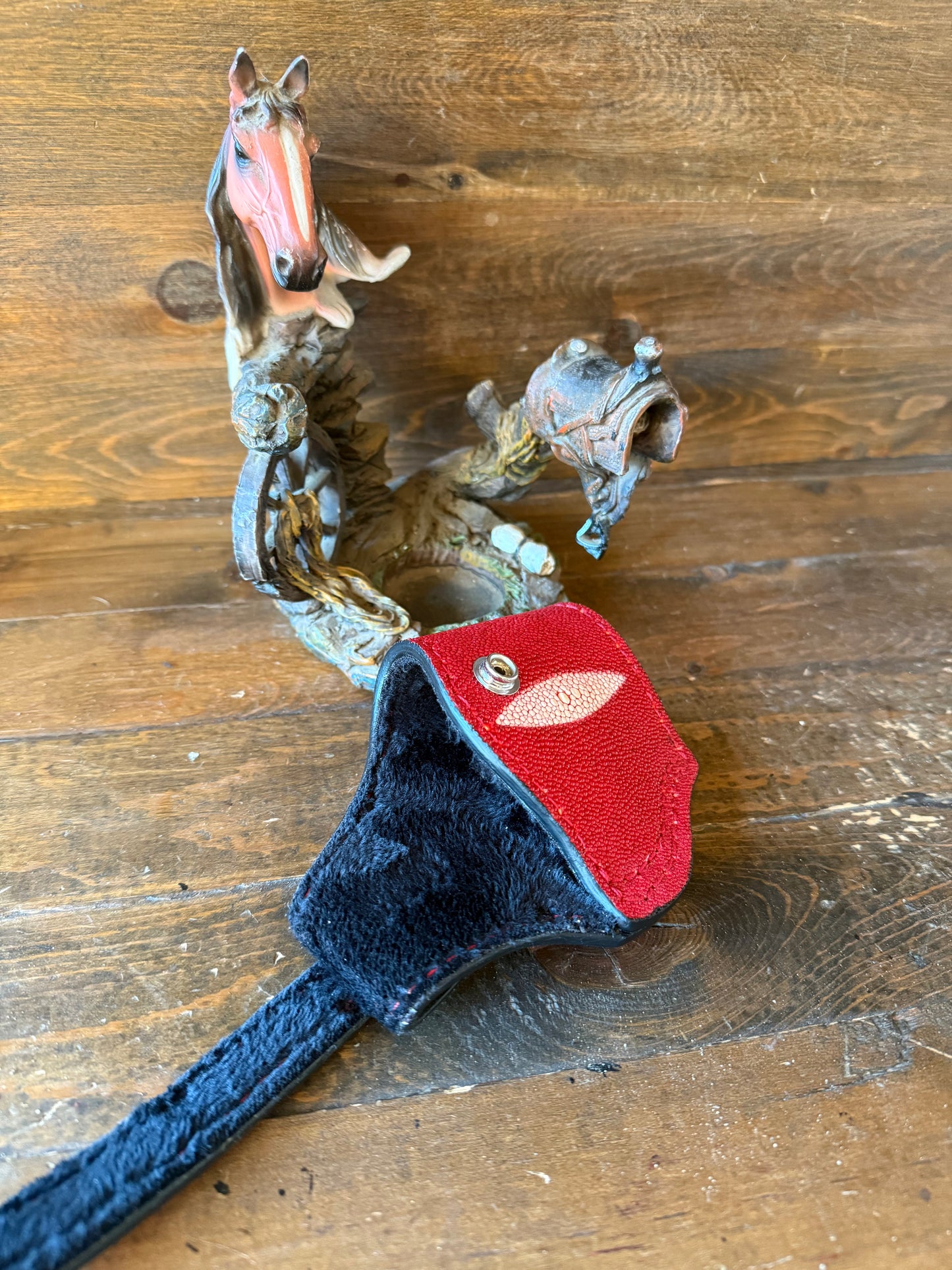 Red Stingray skin luxury compact holster ( 1911 )