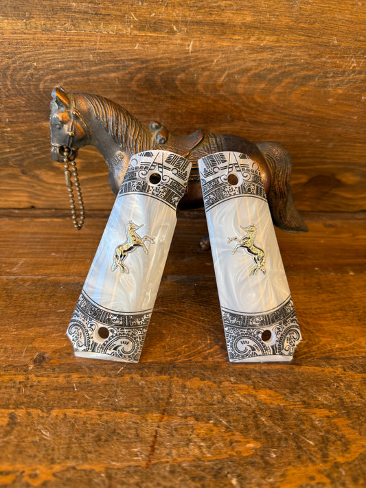 White Aztec pearl white grips / silver horse (1911)