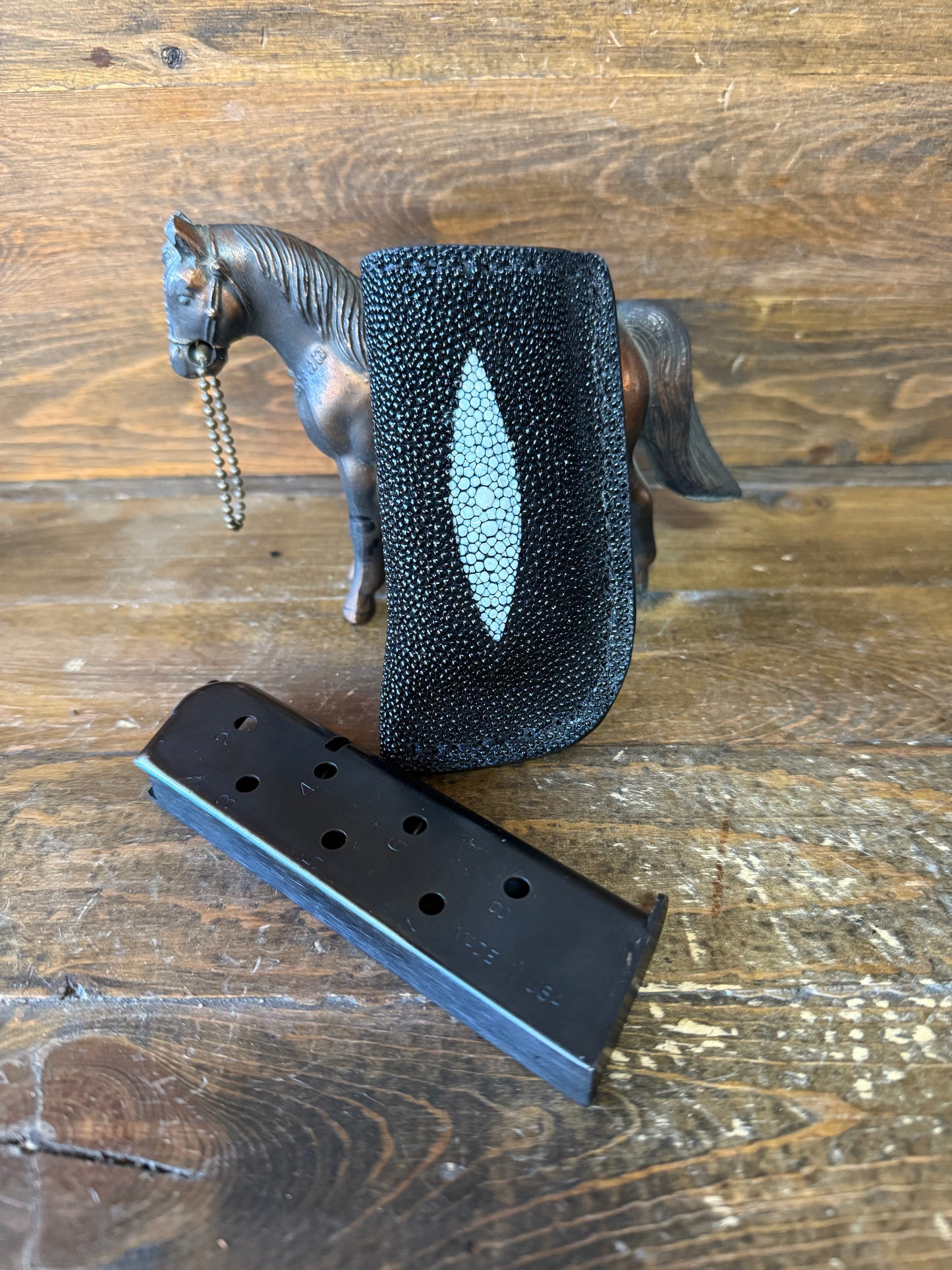 Black Diamond stingray skin single magazine holder (1911)
