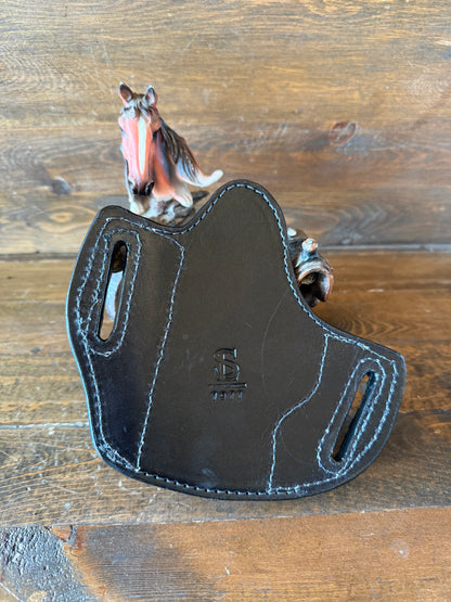 Black Pirarucu skin luxury holster (1911)