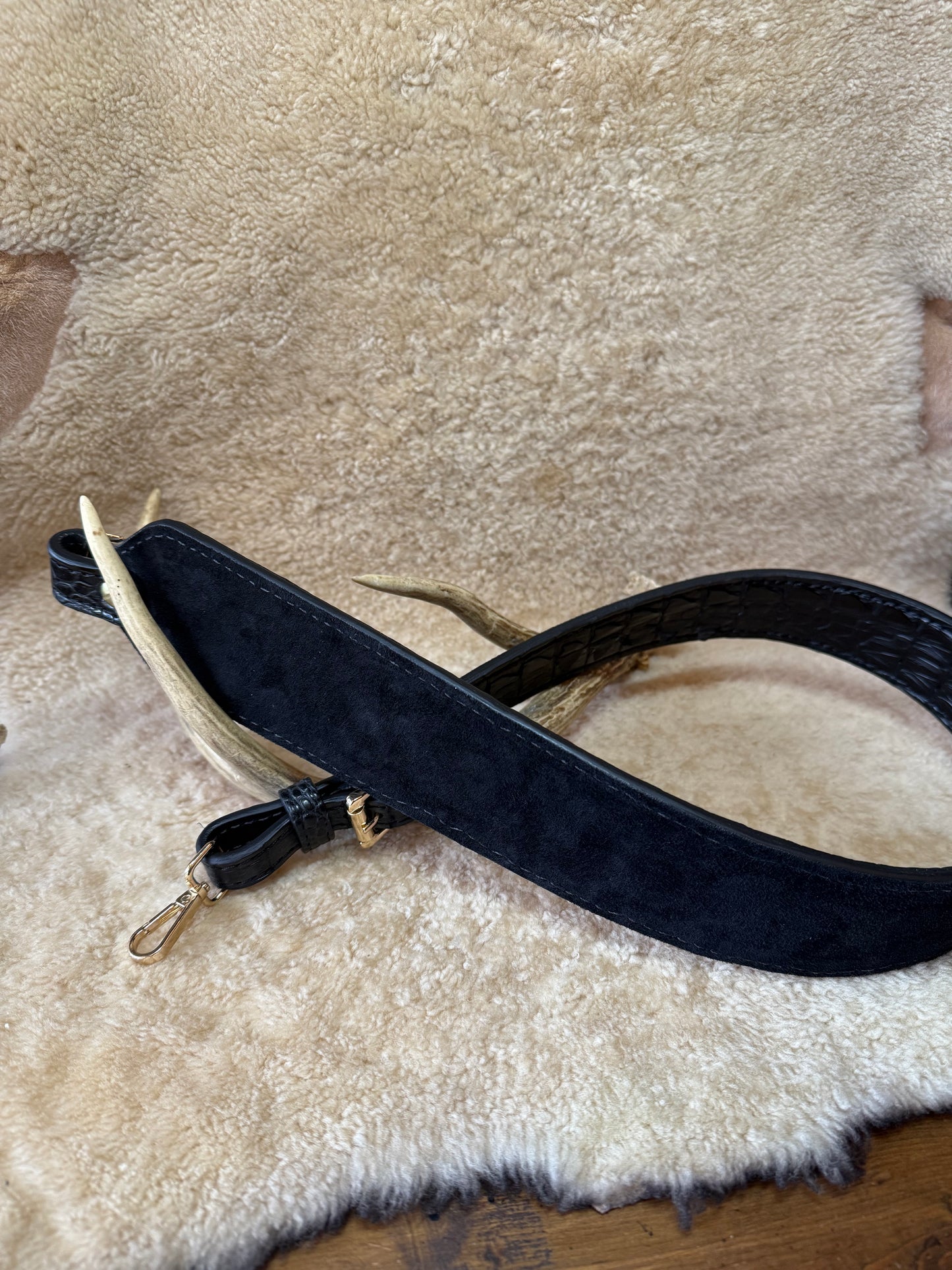 Black/gold crocodile Hornback luxury rifle sling