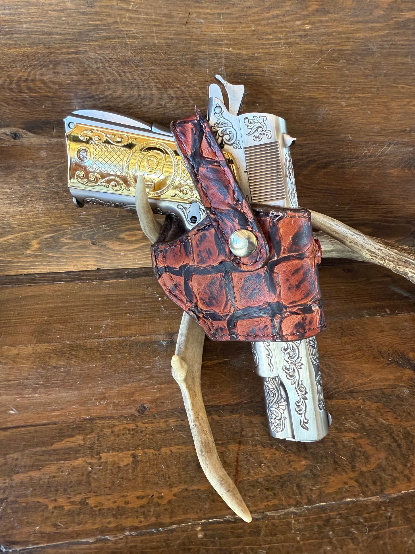 Conac/Gold Pirarucu skin compact holster (1911)