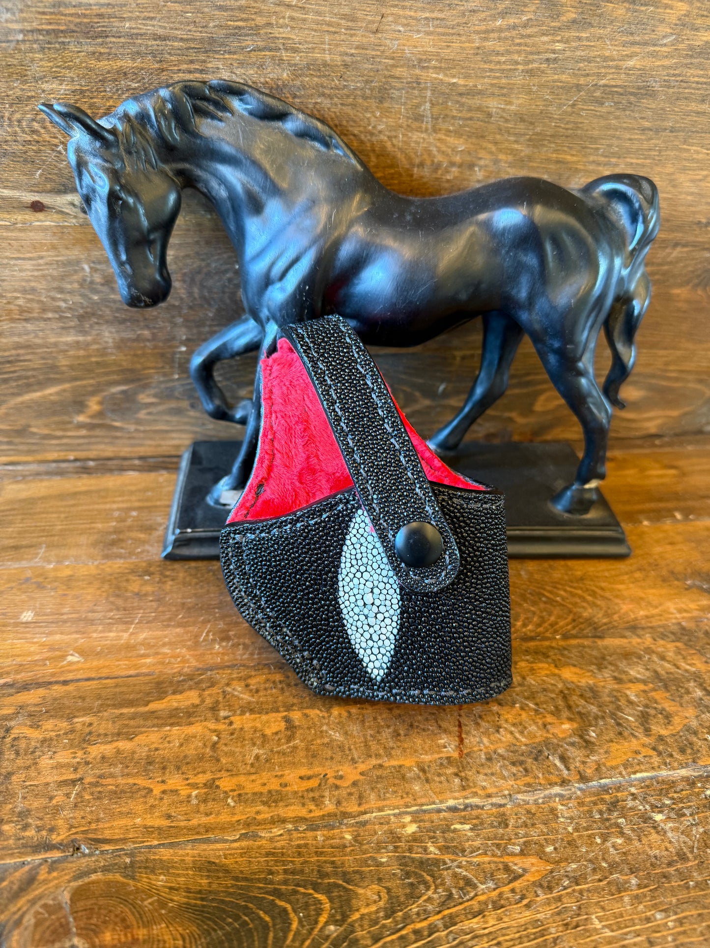 Black/Red stingray skin compact holster ( 1911 )