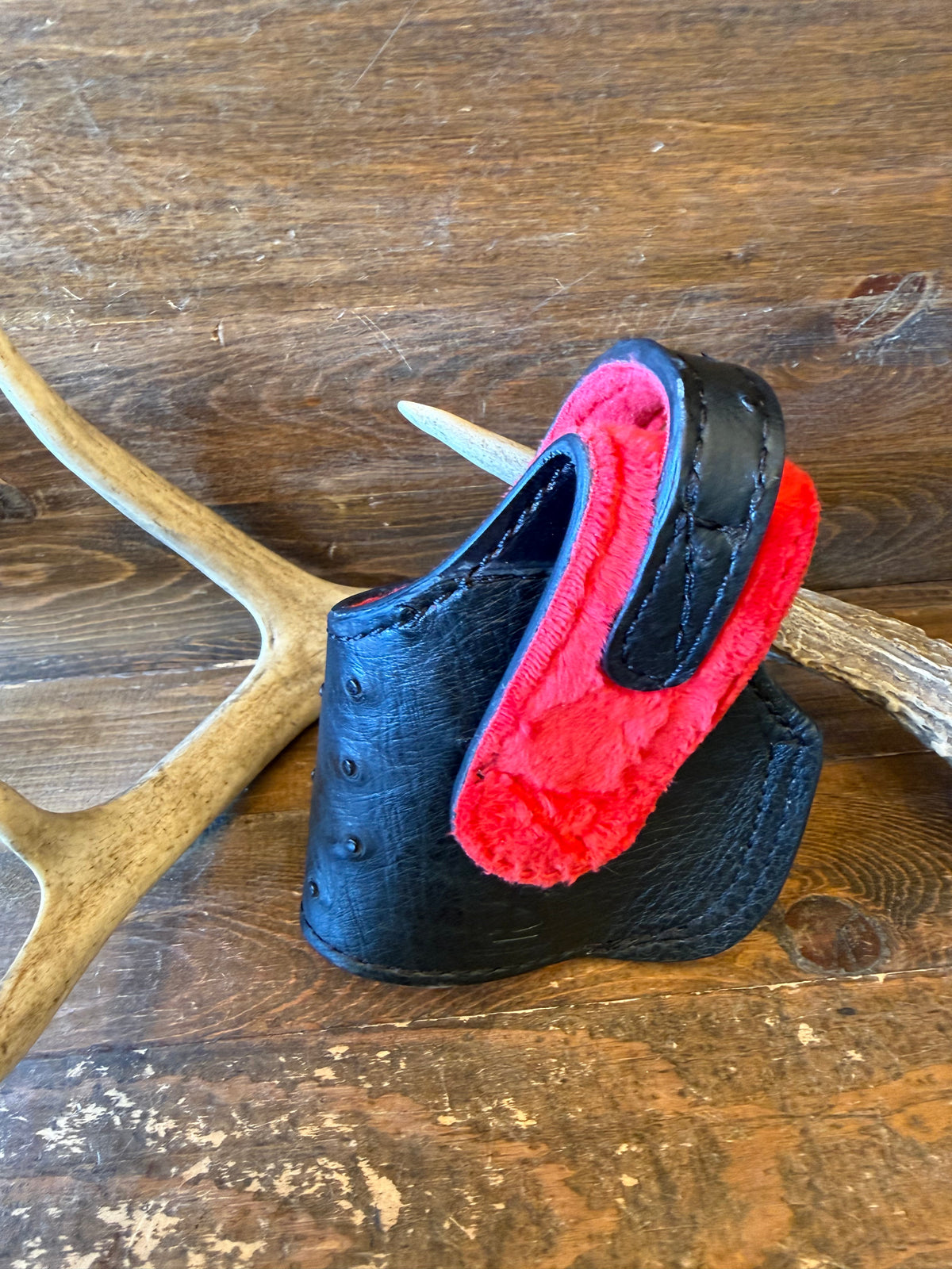 Black/Red ostrich skin compact holster ( Glock )