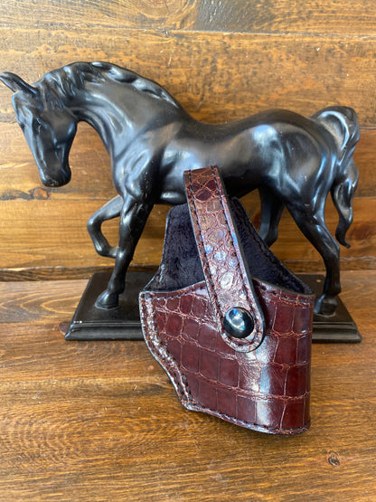 Black cherry alligator compact holster (1911)