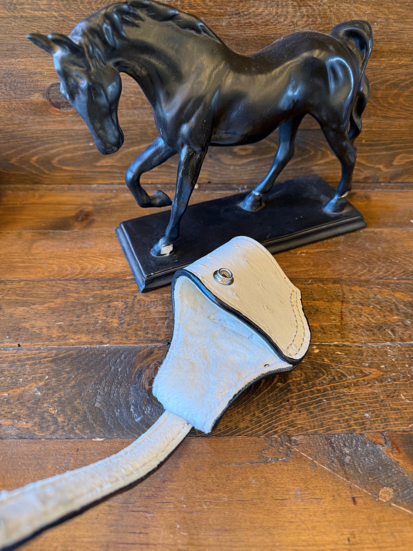 White/white ostrich skin compact holster ( 1911 )